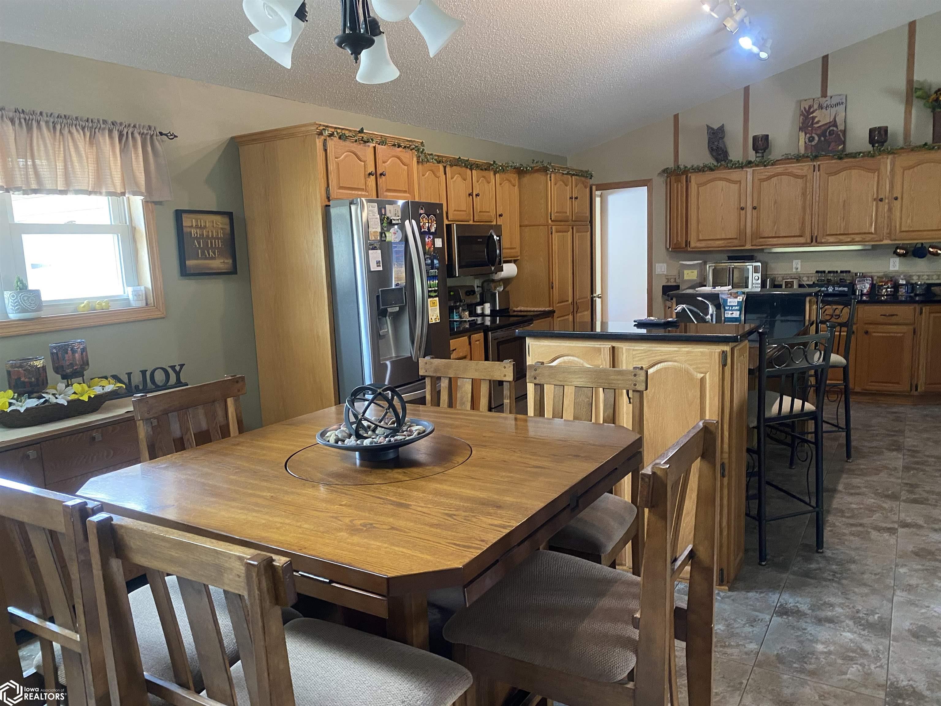 5030 N Lakeshore Drive, Brooklyn, Iowa image 2