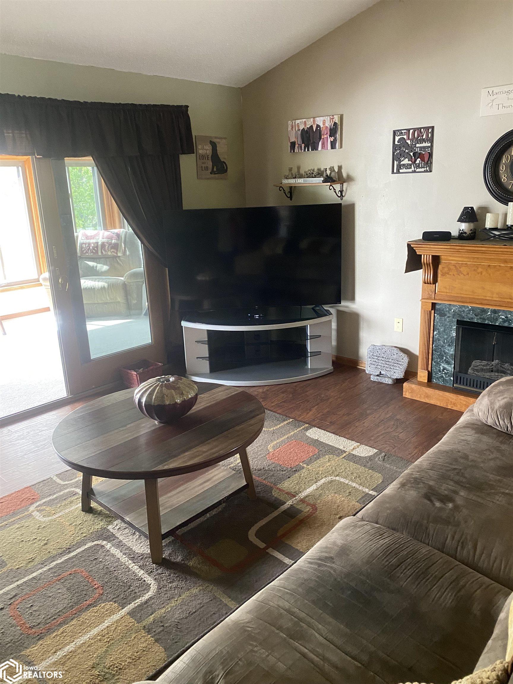 5030 N Lakeshore Drive, Brooklyn, Iowa image 14
