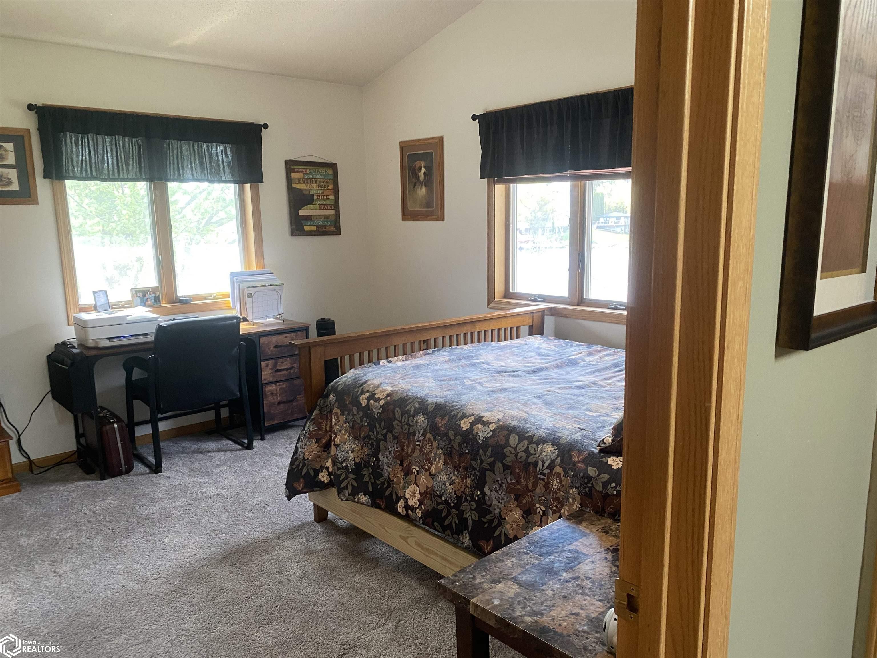 5030 N Lakeshore Drive, Brooklyn, Iowa image 9