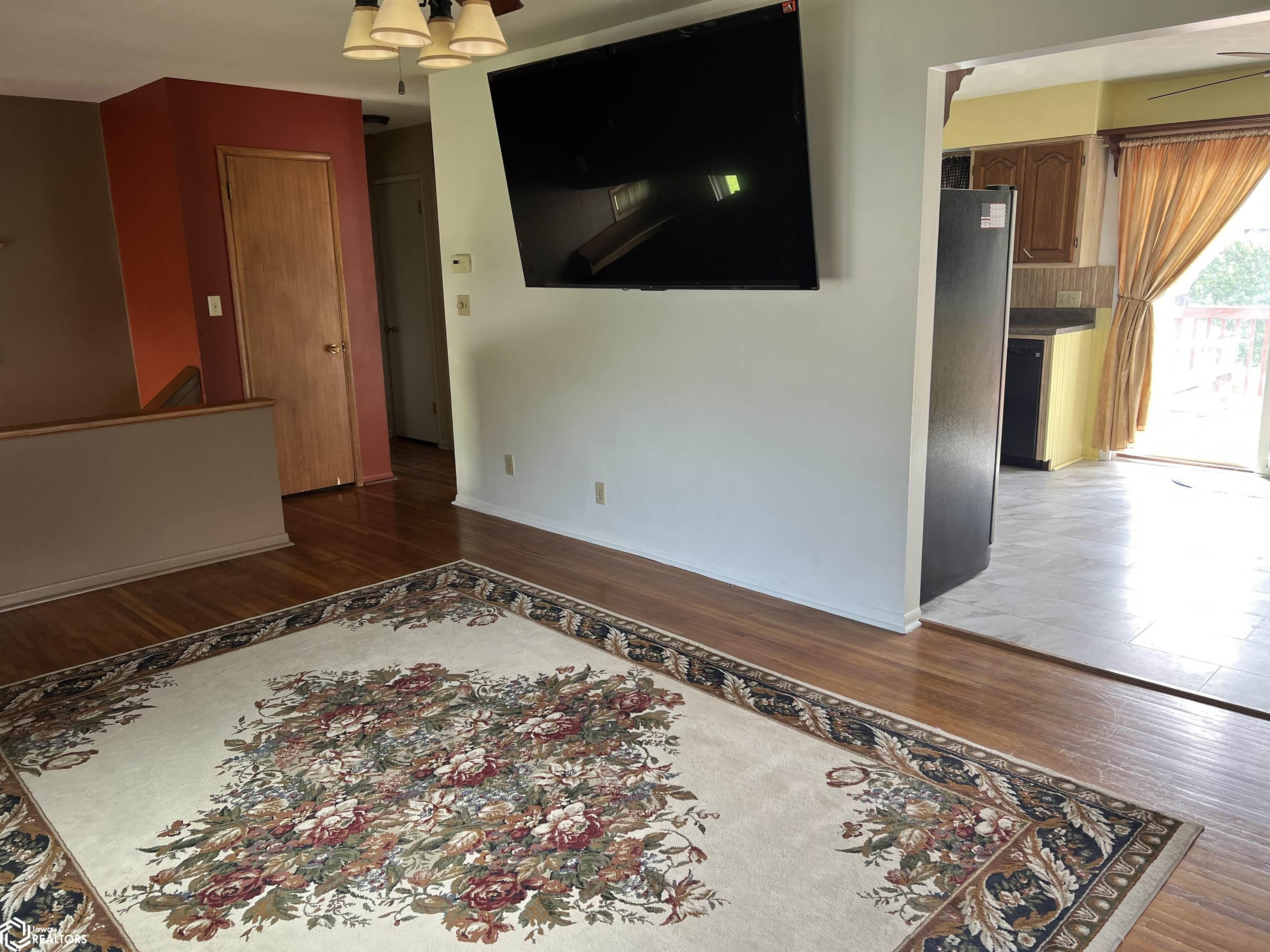 1901 Hillcrest Drive, Atlantic, Iowa image 2