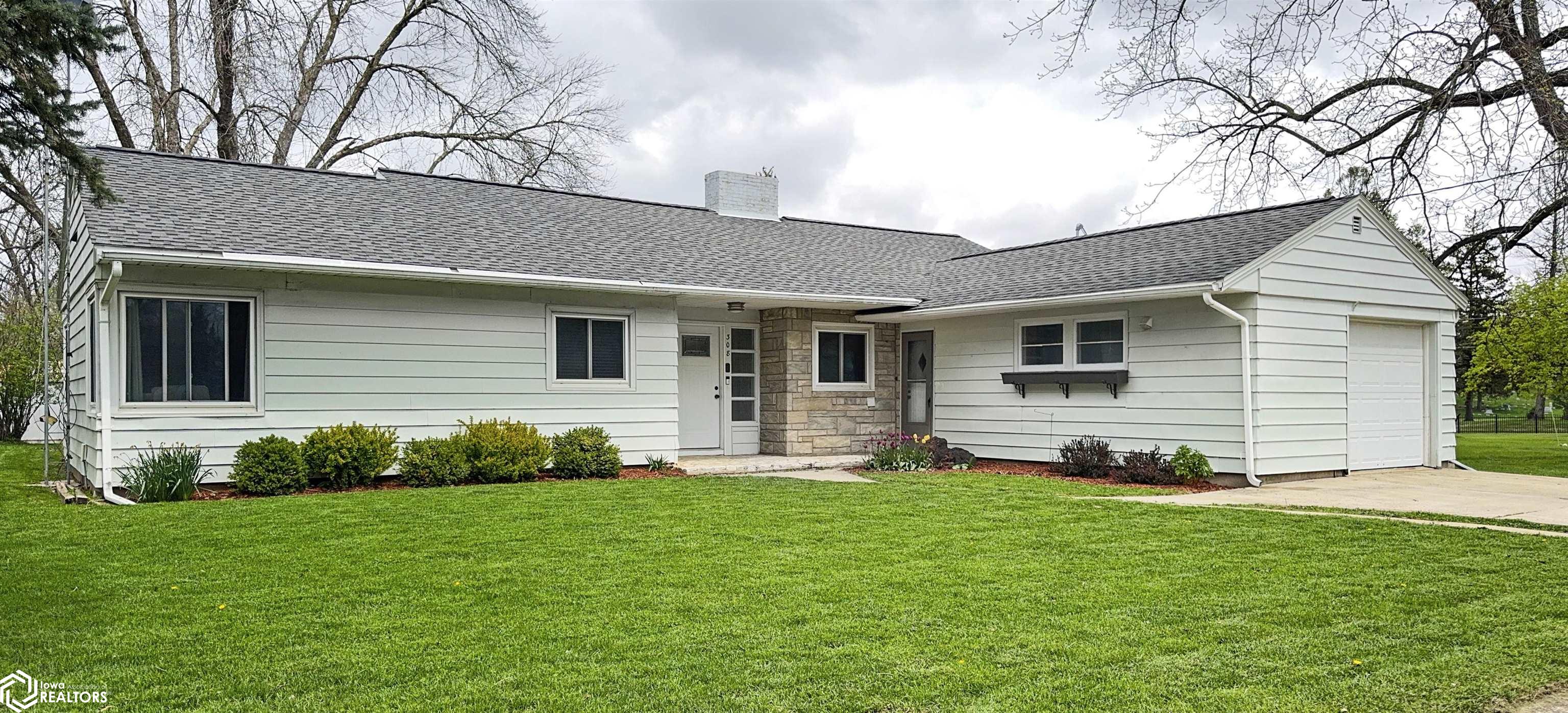 308 3rd Avenue, Hampton, Iowa image 1