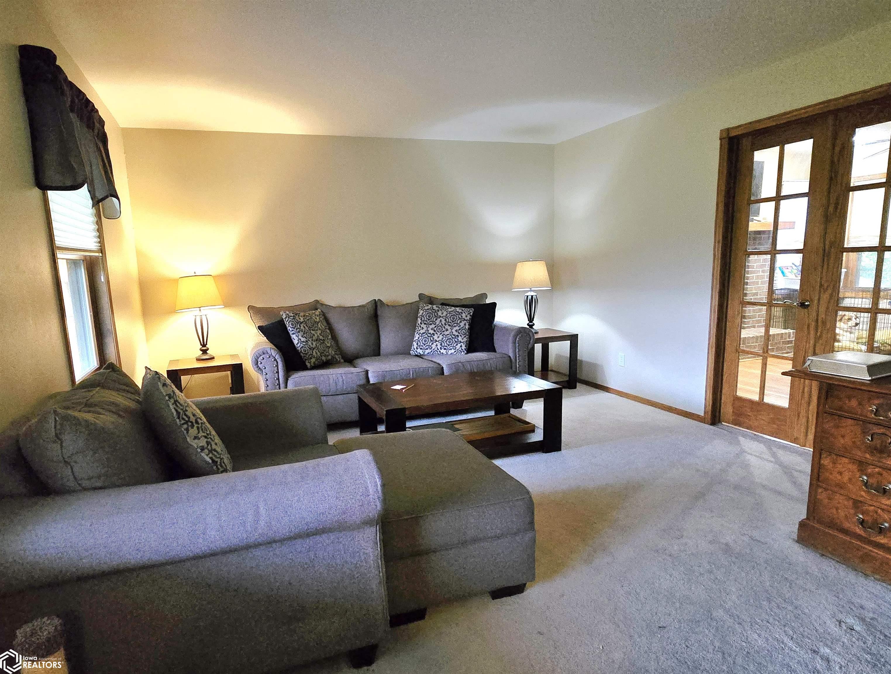 5515 Ferres Lane, Burlington, Iowa image 4