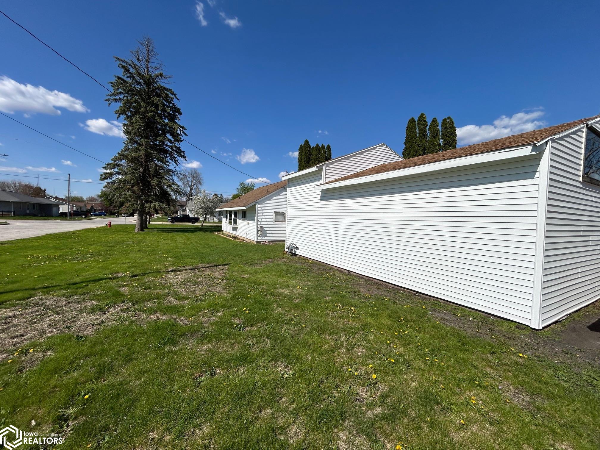 1423 Ellis, Iowa Falls, Iowa image 4