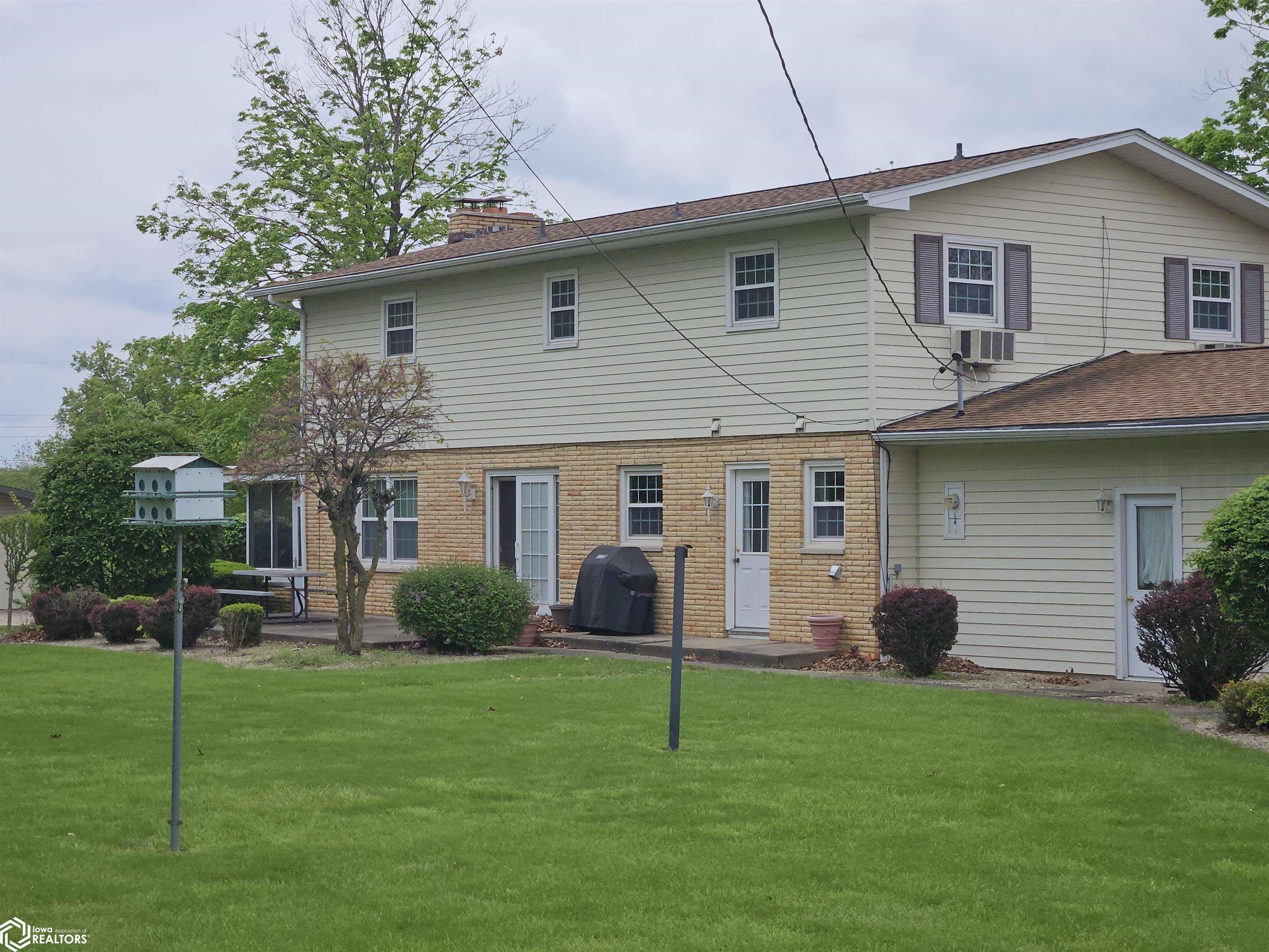 302 Hillcrest Dr., Hamilton, Illinois image 4