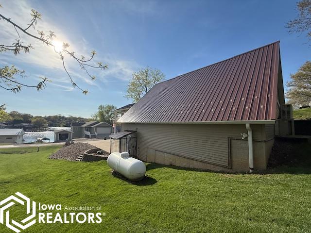 1299 Lakeshore Drive, Brooklyn, Iowa image 31