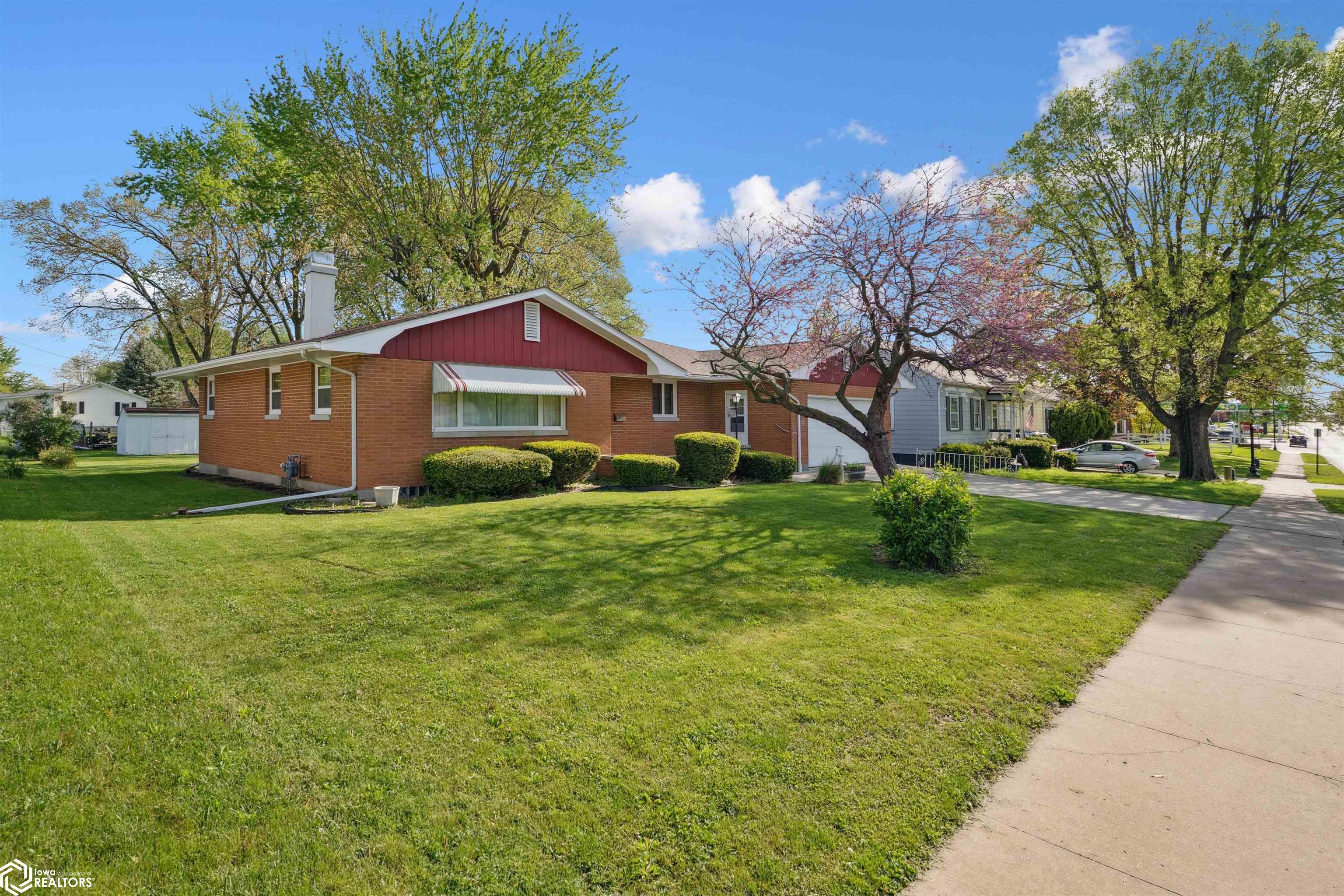 803 E Washington St., Mount Pleasant, Iowa image 3