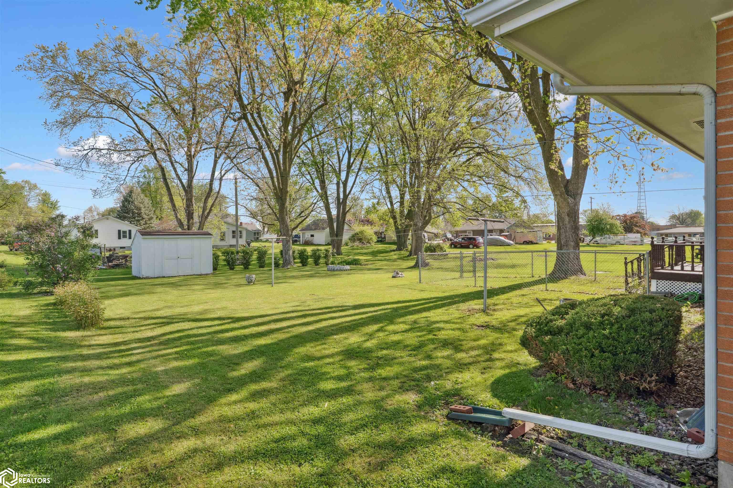 803 E Washington St., Mount Pleasant, Iowa image 25