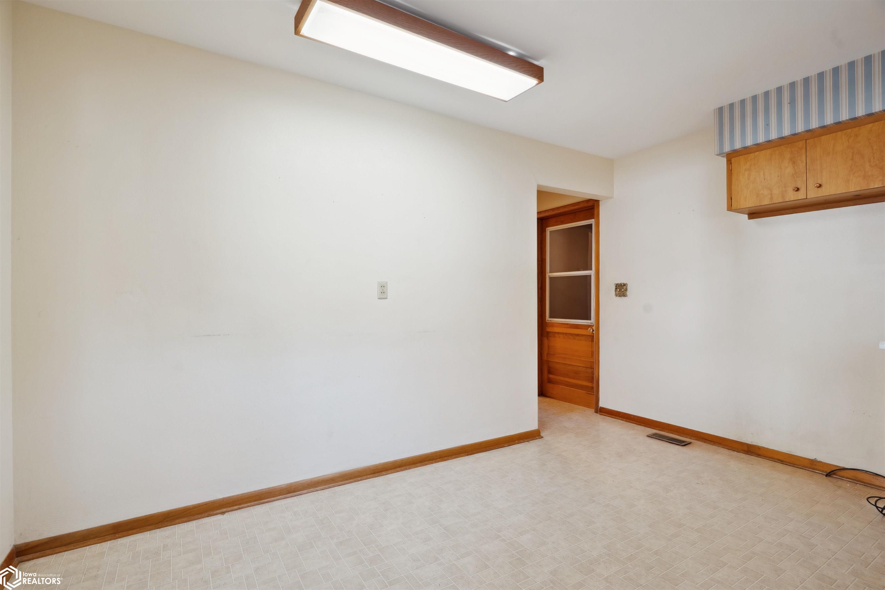 803 E Washington St., Mount Pleasant, Iowa image 10
