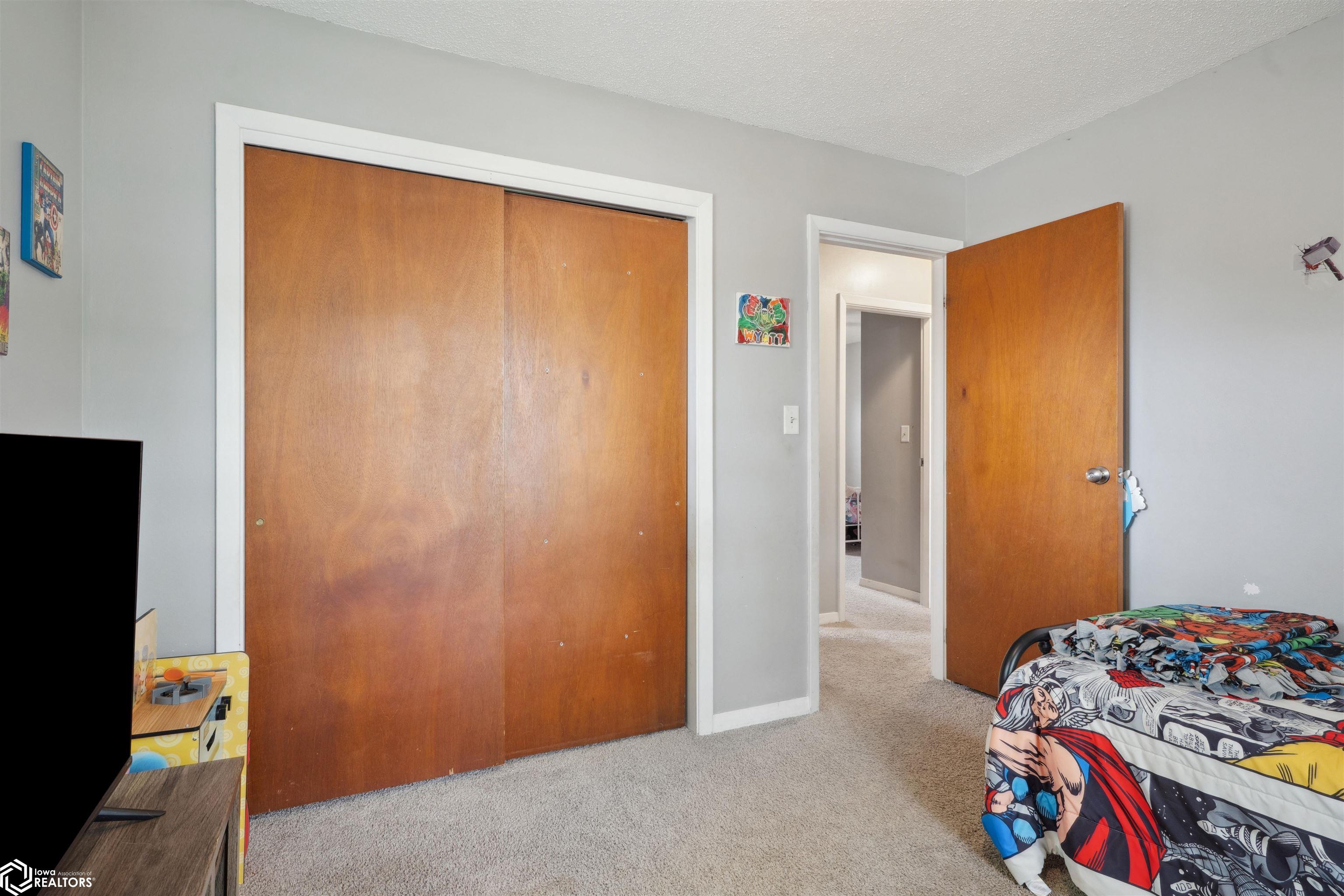 104 Greenbrier Drive, Burlington, Iowa image 13