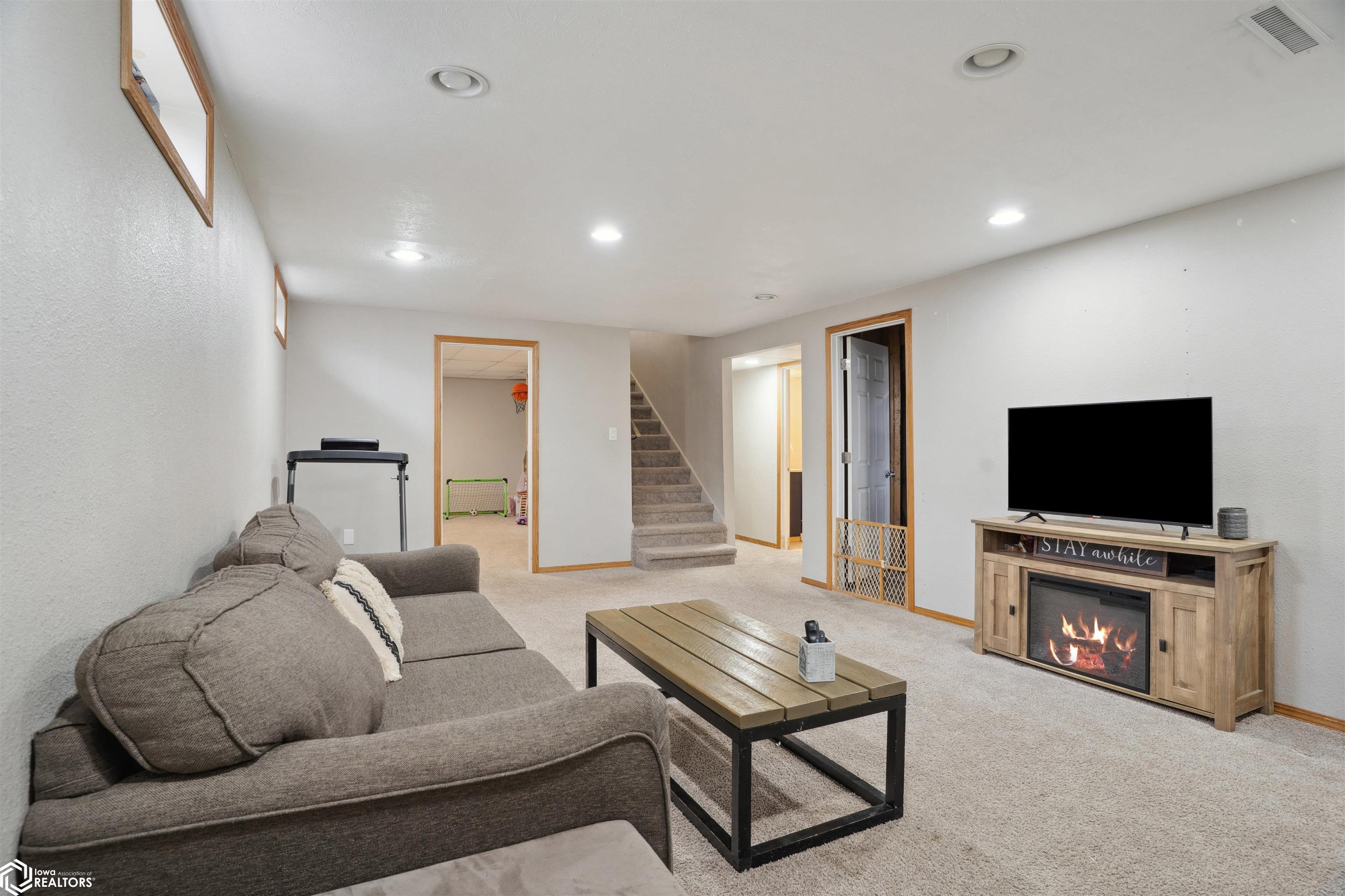 104 Greenbrier Drive, Burlington, Iowa image 17