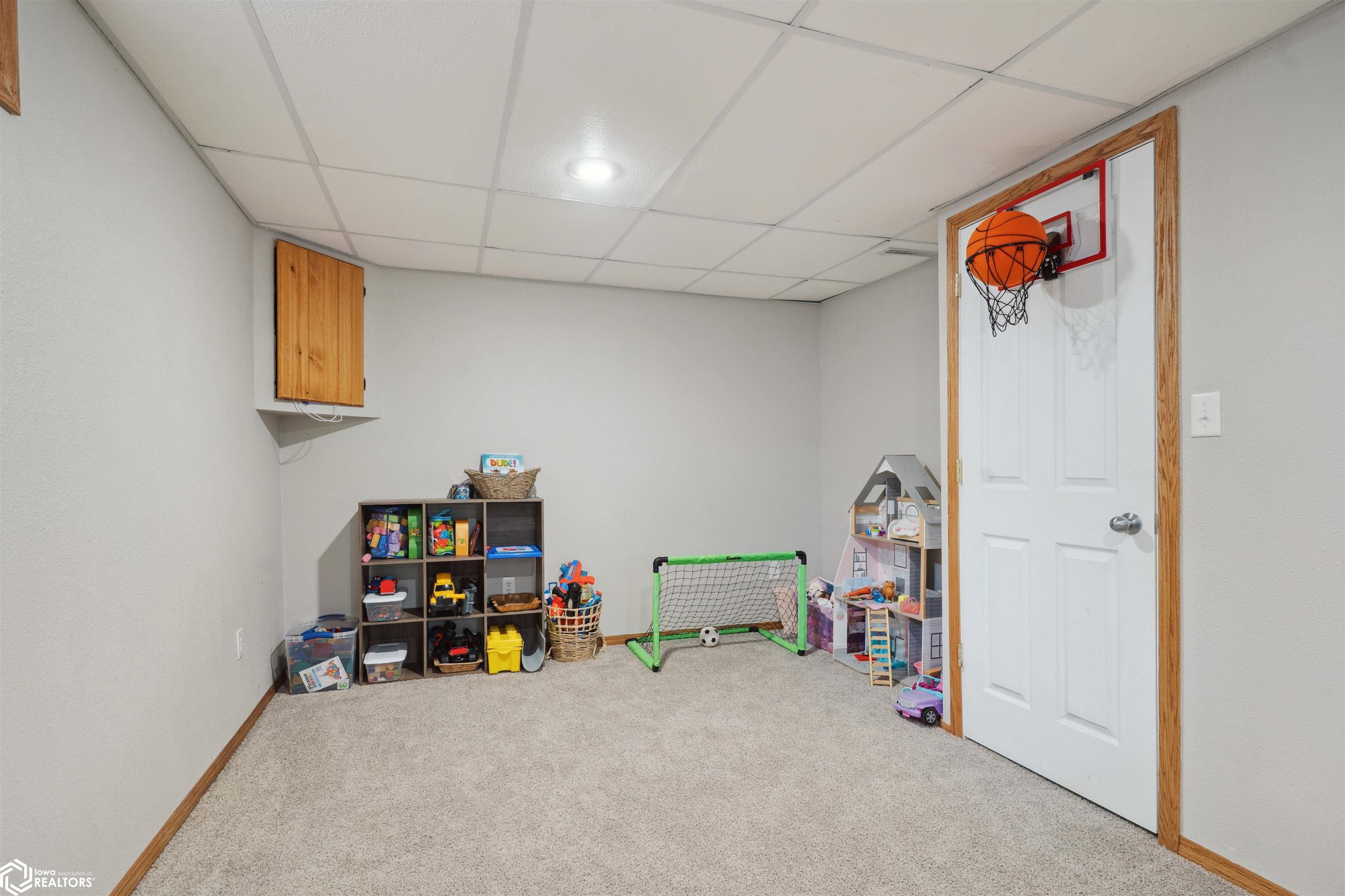 104 Greenbrier Drive, Burlington, Iowa image 18