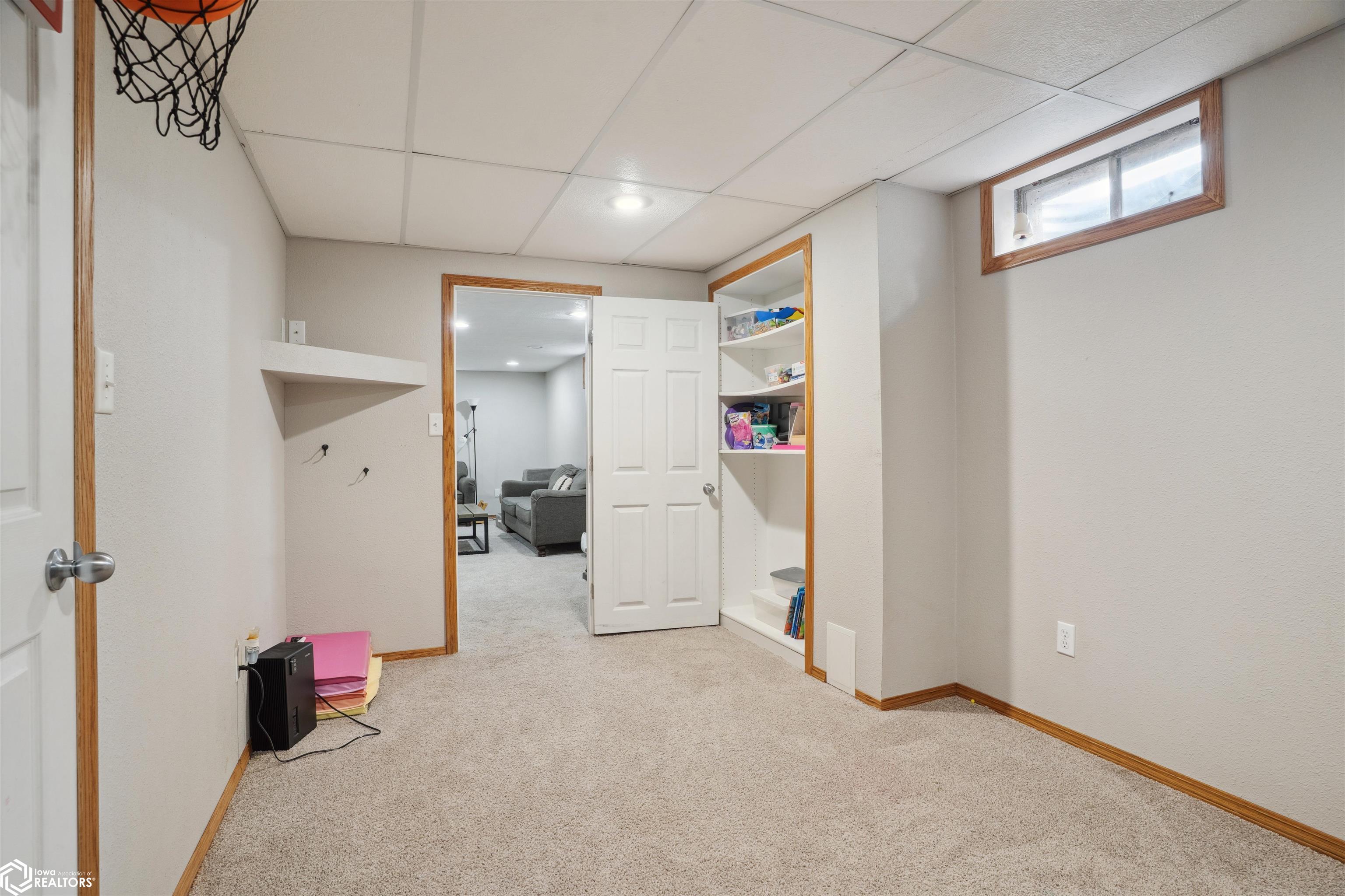104 Greenbrier Drive, Burlington, Iowa image 19