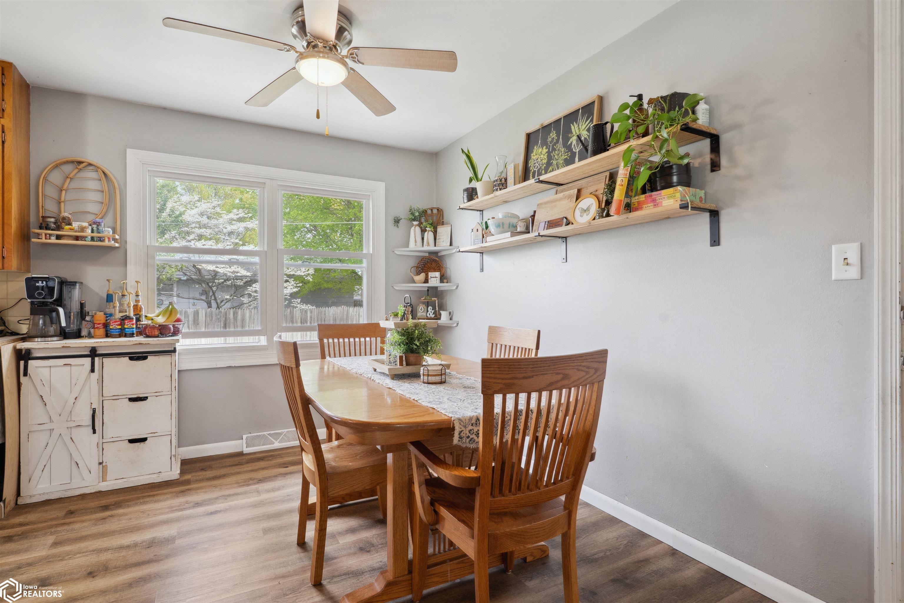 104 Greenbrier Drive, Burlington, Iowa image 6