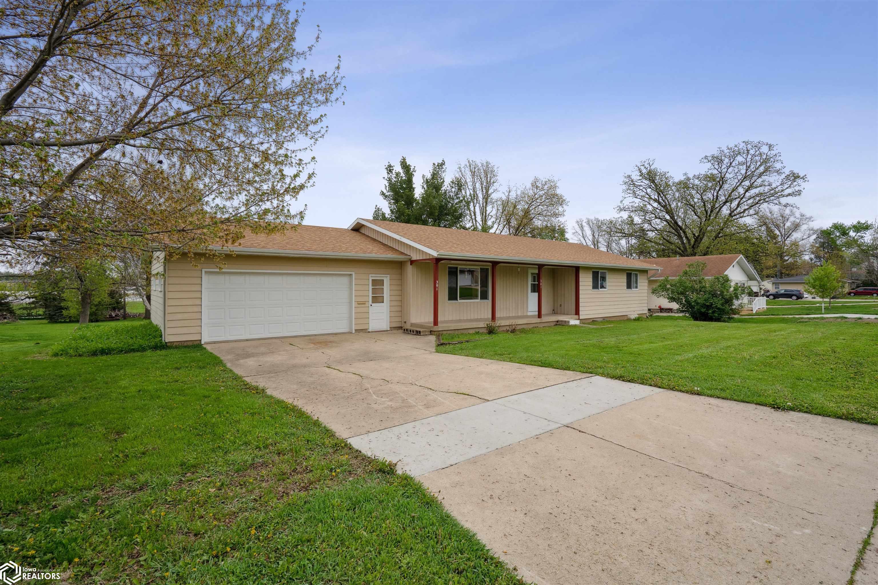 301 W South Street, Marshalltown, Iowa image 2