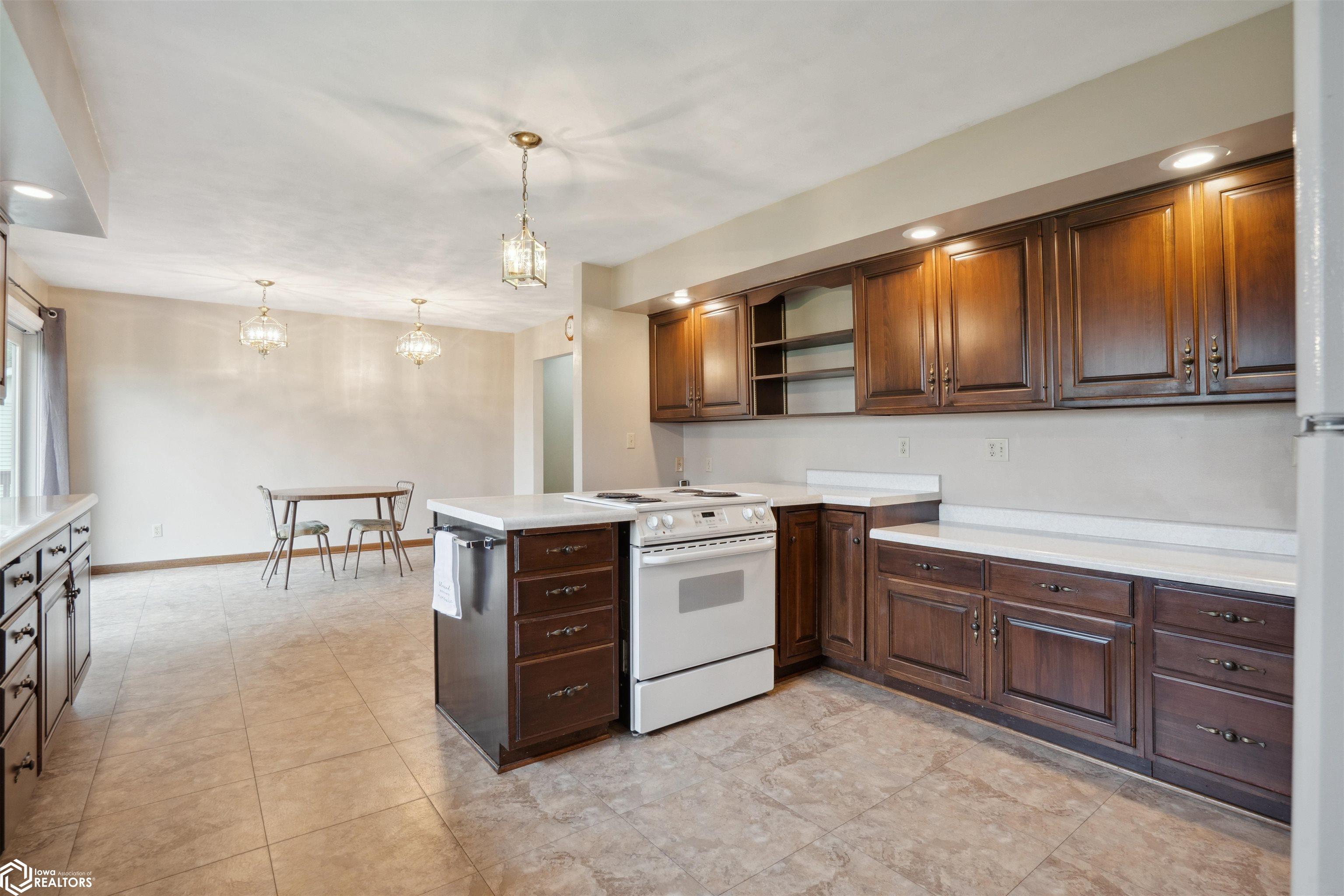 301 W South Street, Marshalltown, Iowa image 13