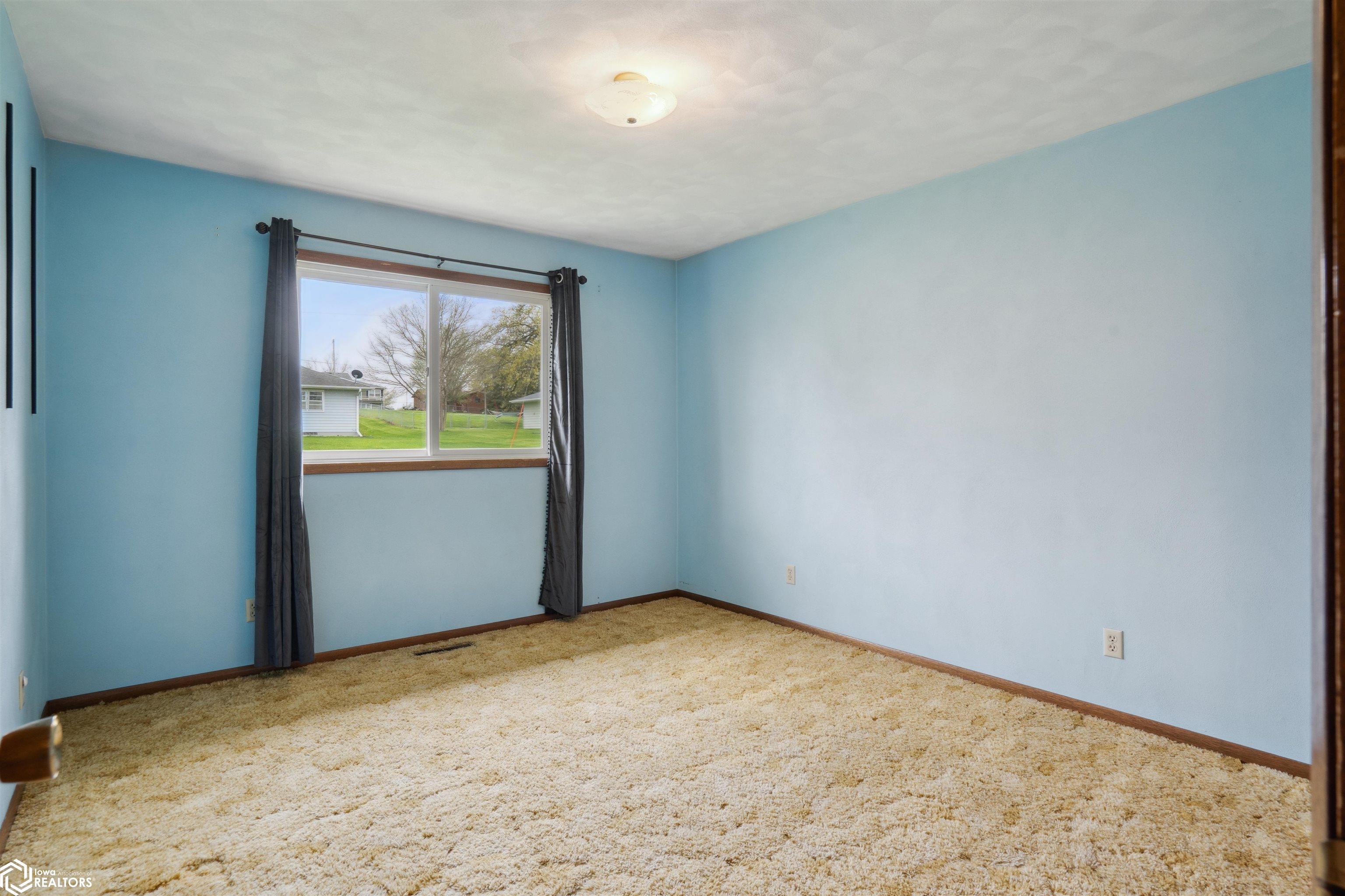 301 W South Street, Marshalltown, Iowa image 15