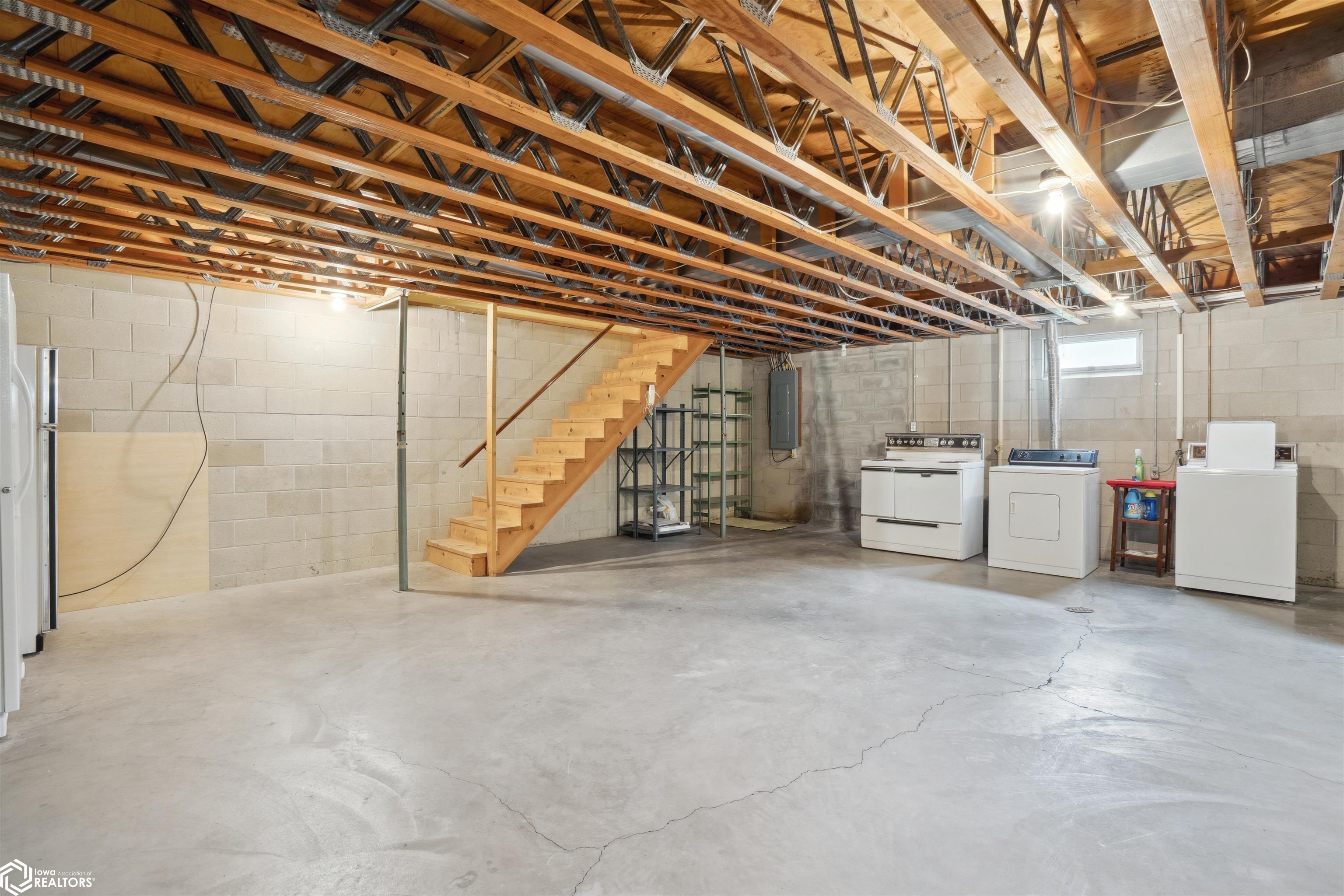 301 W South Street, Marshalltown, Iowa image 24