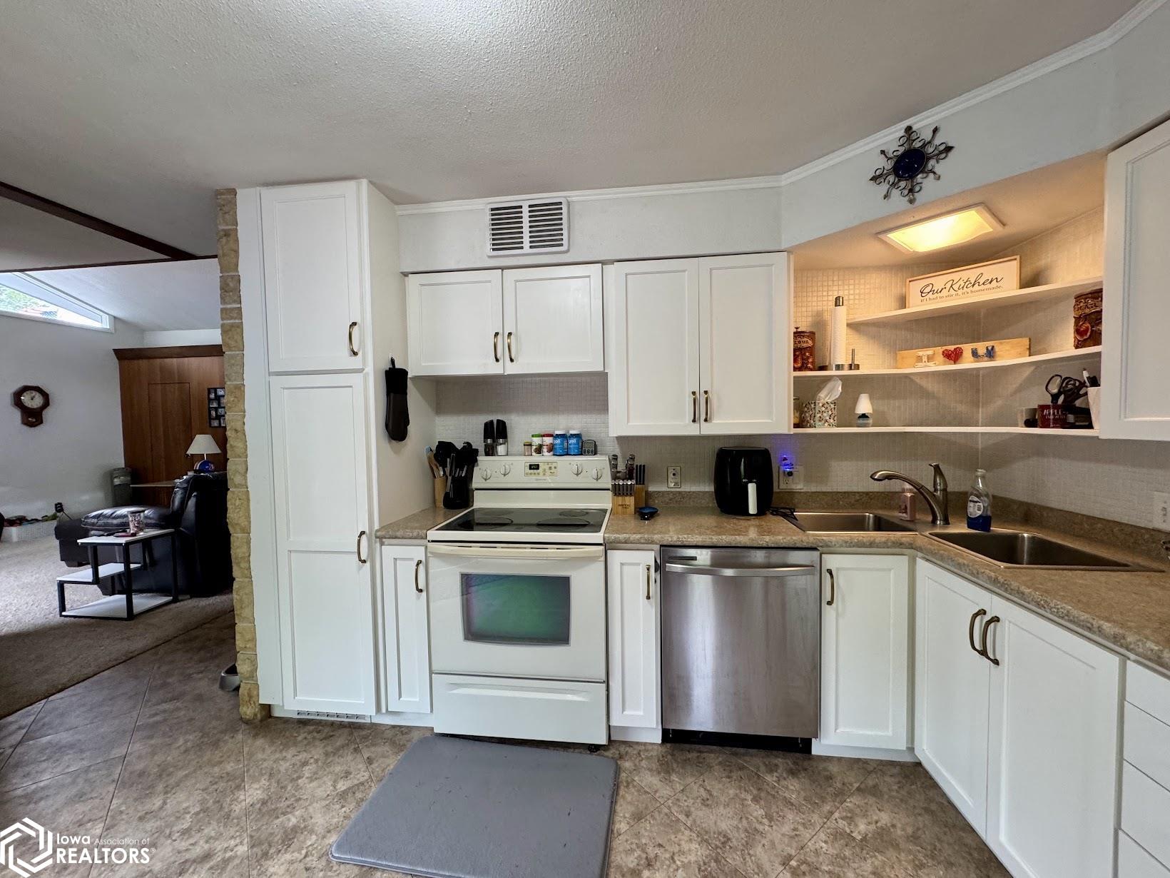 133 Crestview Drive, Burlington, Iowa image 11