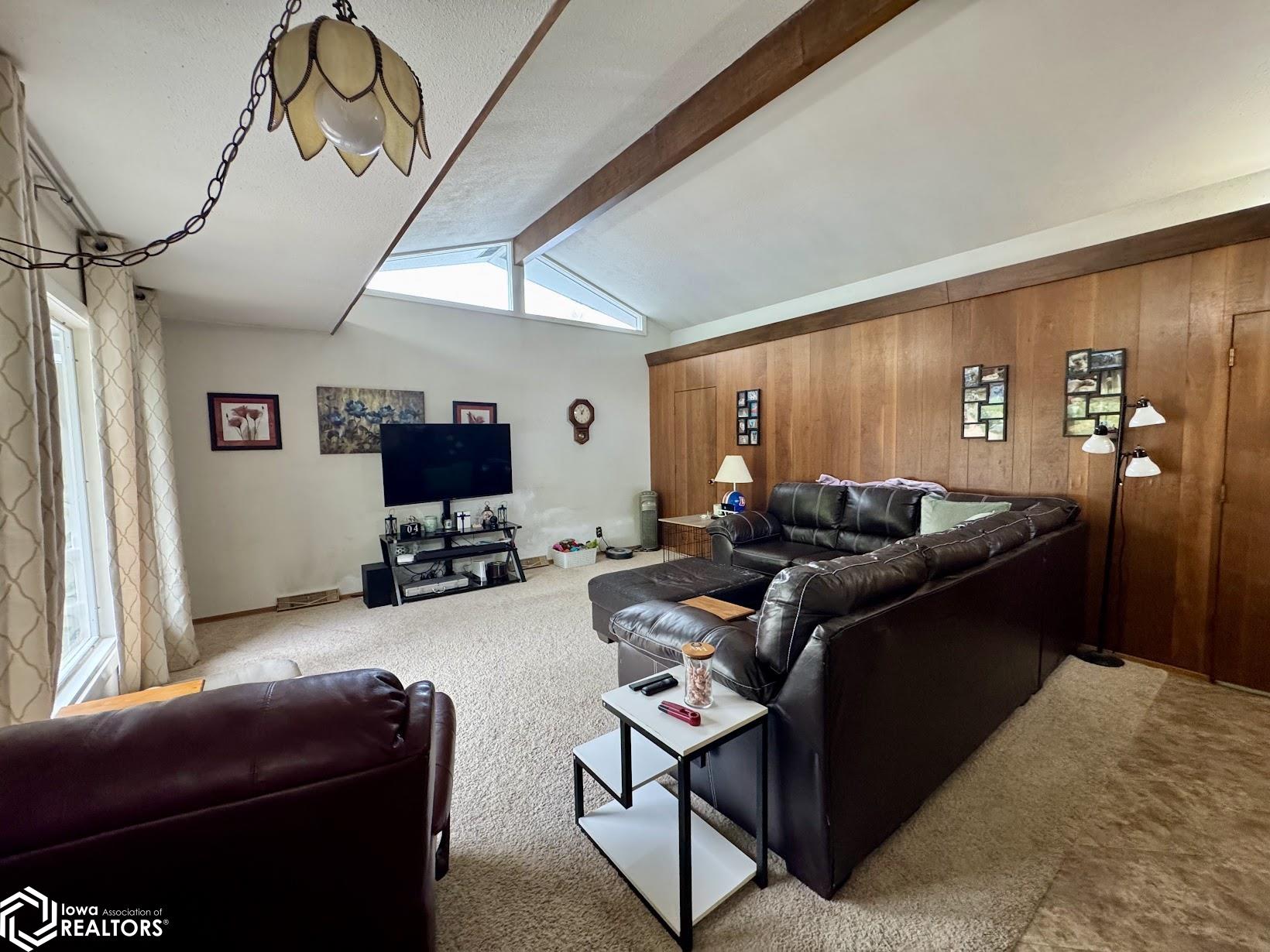 133 Crestview Drive, Burlington, Iowa image 5