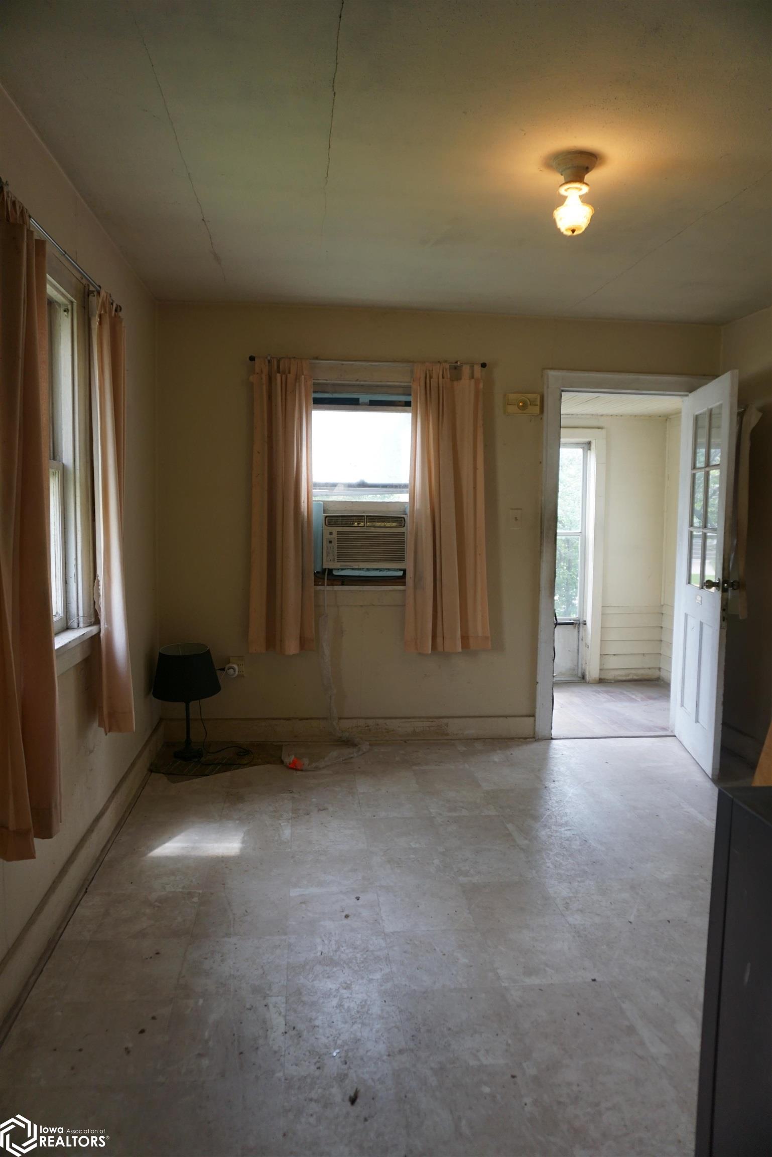 301 Washington Avenue, Ames, Iowa image 4