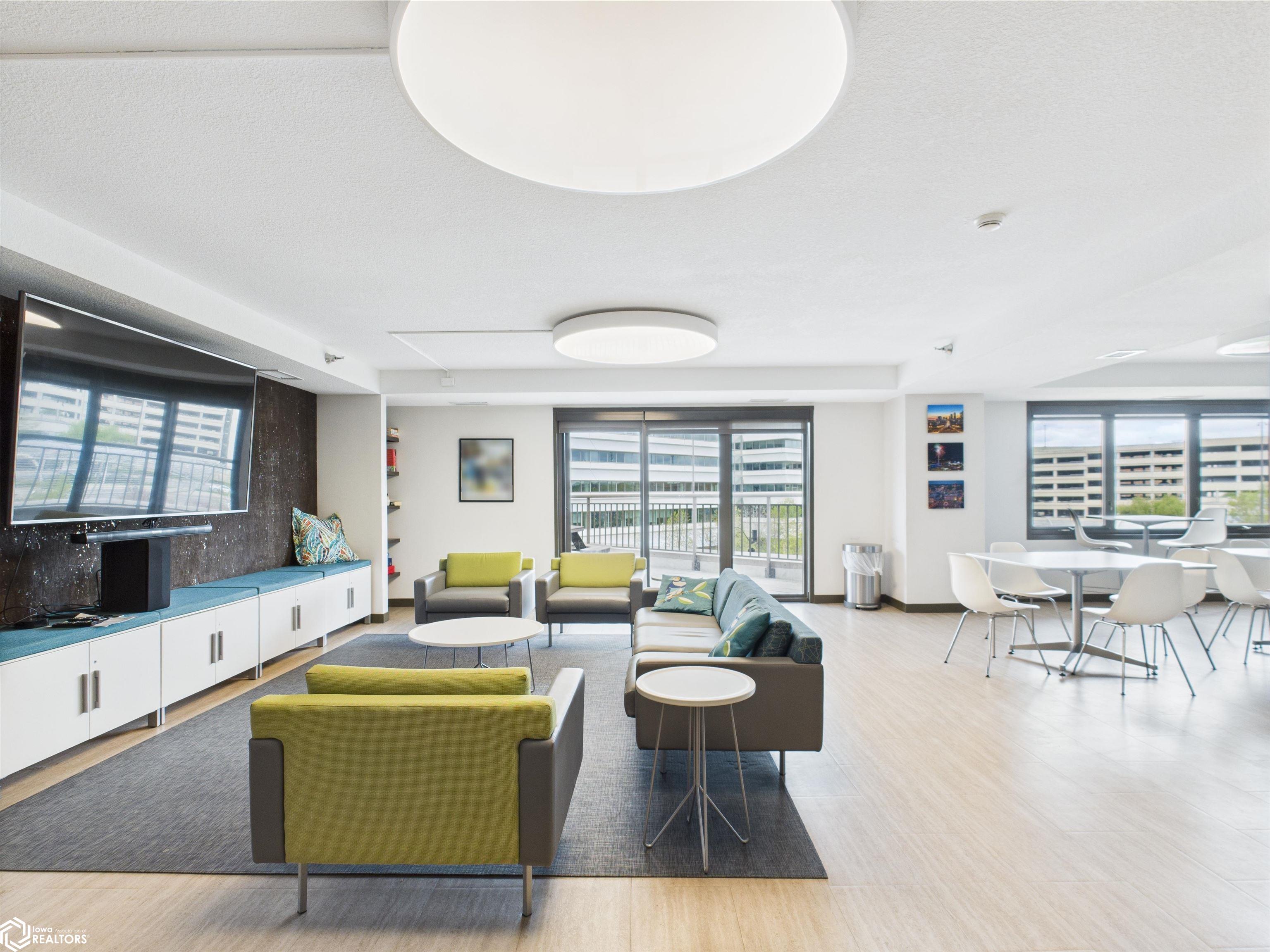 300 Walnut Street #2503, Des Moines, Iowa image 40