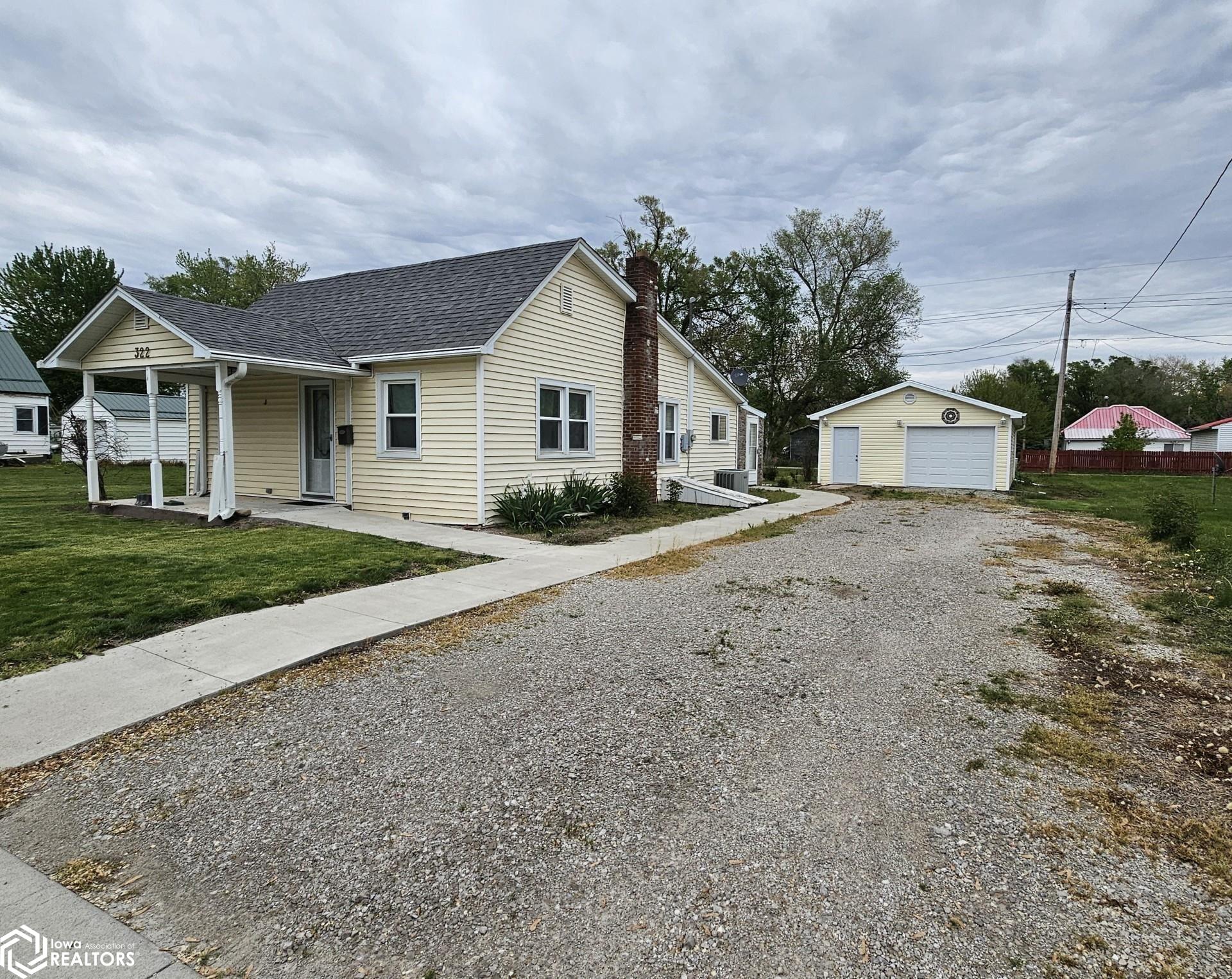 322 S Davis Street, Ottumwa, Iowa image 1