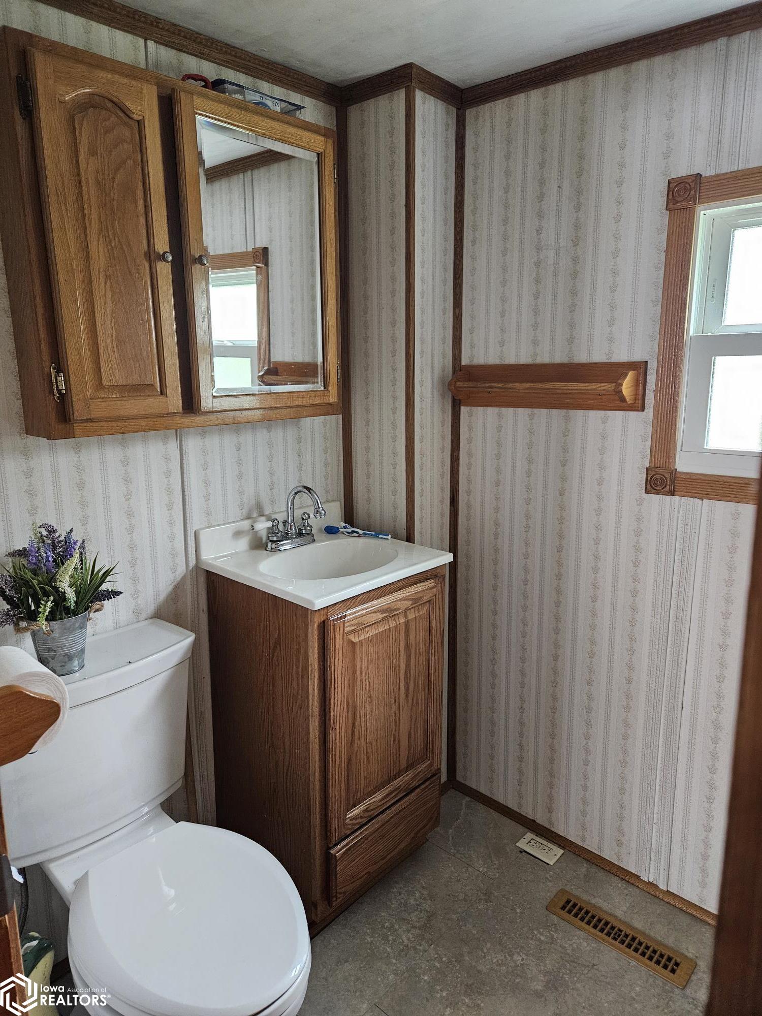 322 S Davis Street, Ottumwa, Iowa image 17