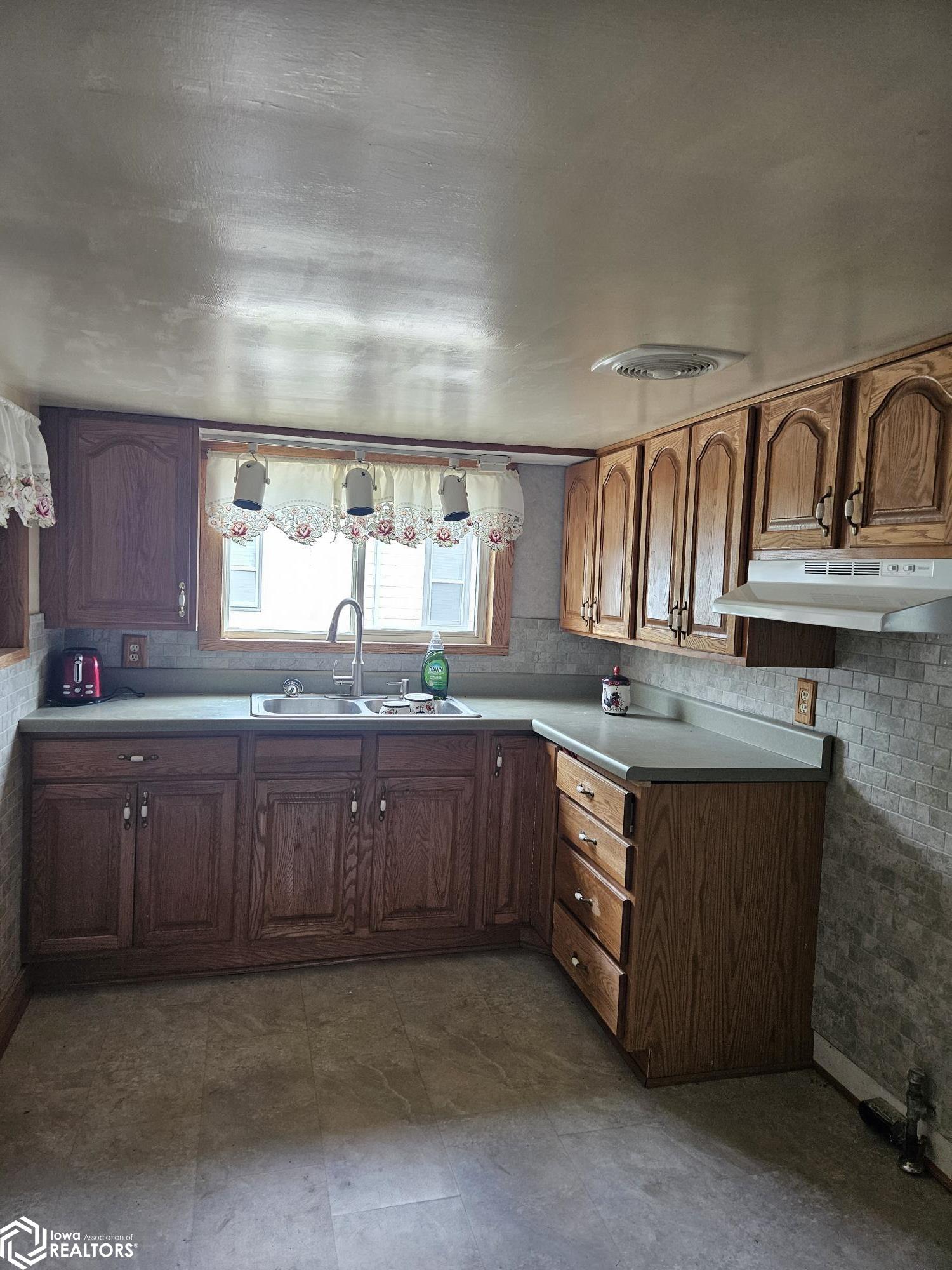322 S Davis Street, Ottumwa, Iowa image 8