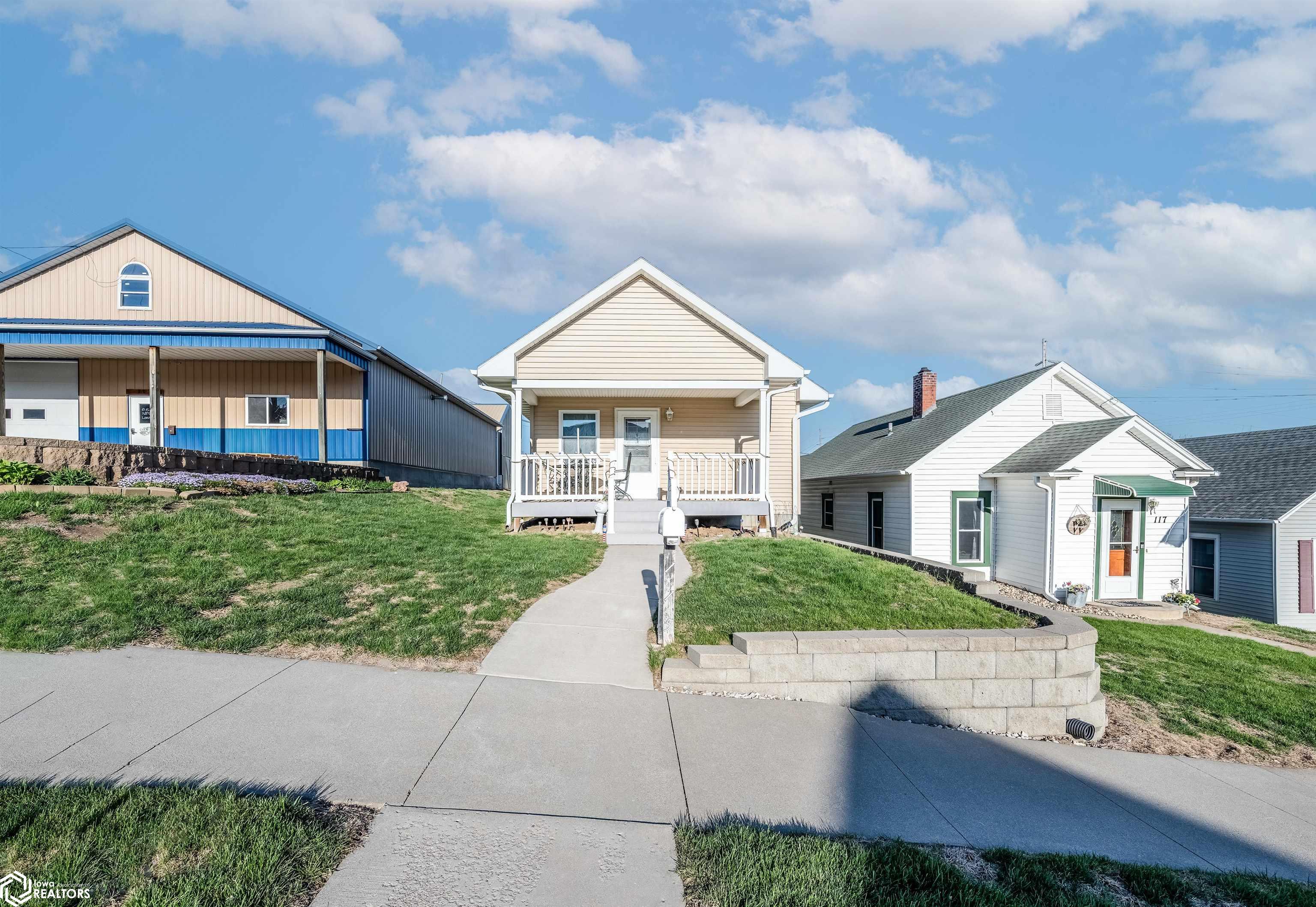 115 S 4th Avenue, Logan, Iowa image 2