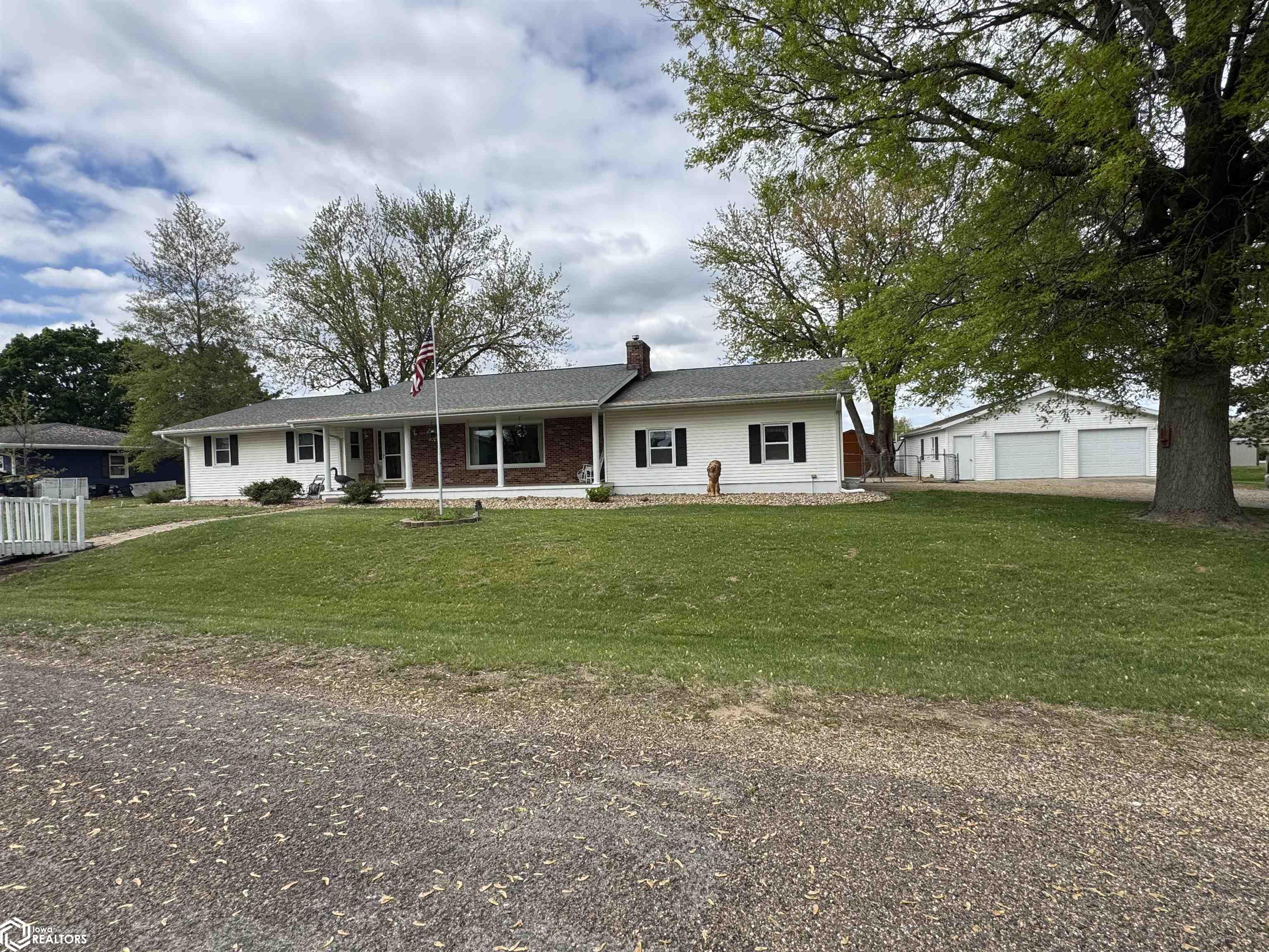 200 Royel Court, Wapello, Iowa image 1