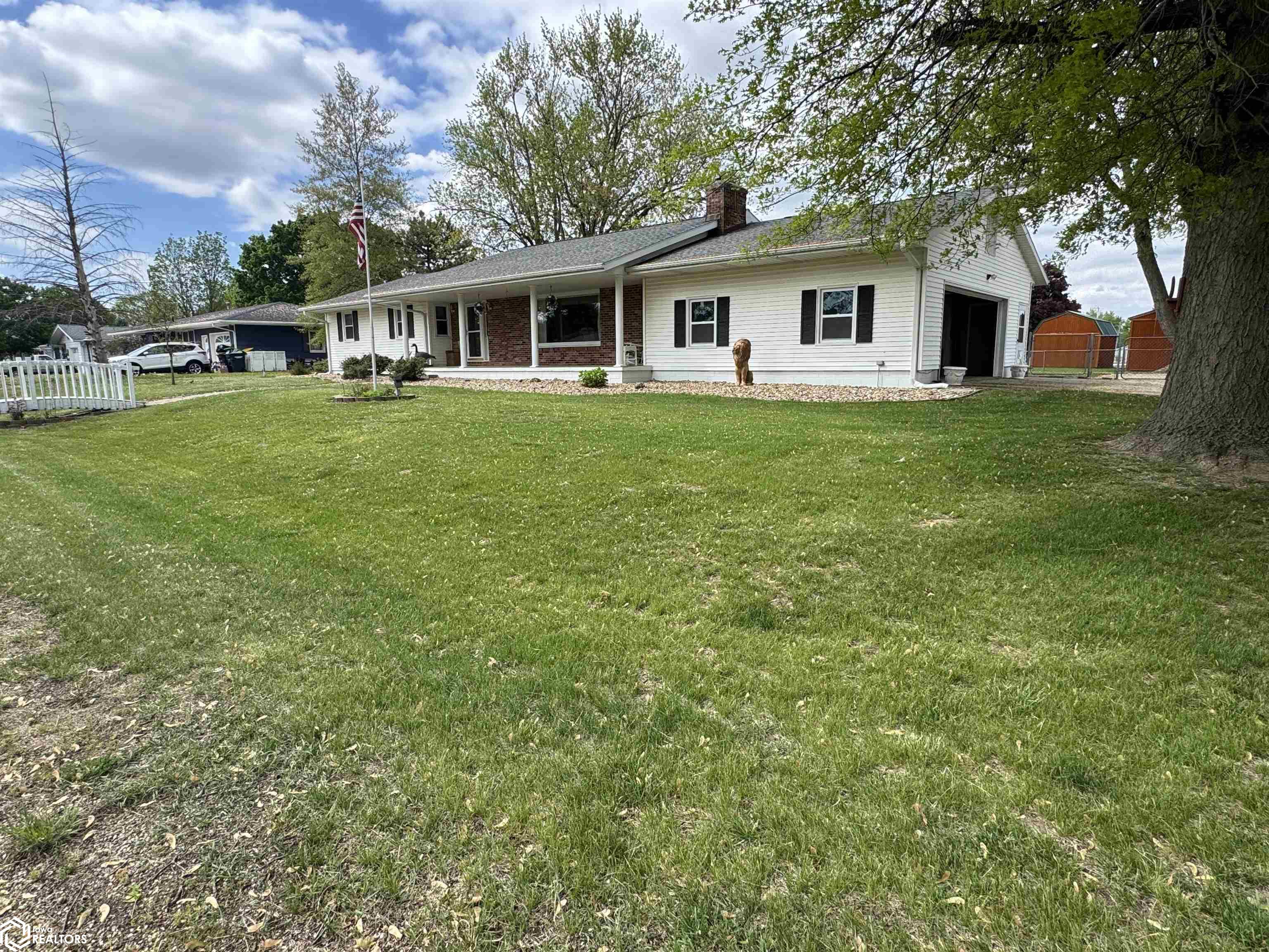 200 Royel Court, Wapello, Iowa image 2