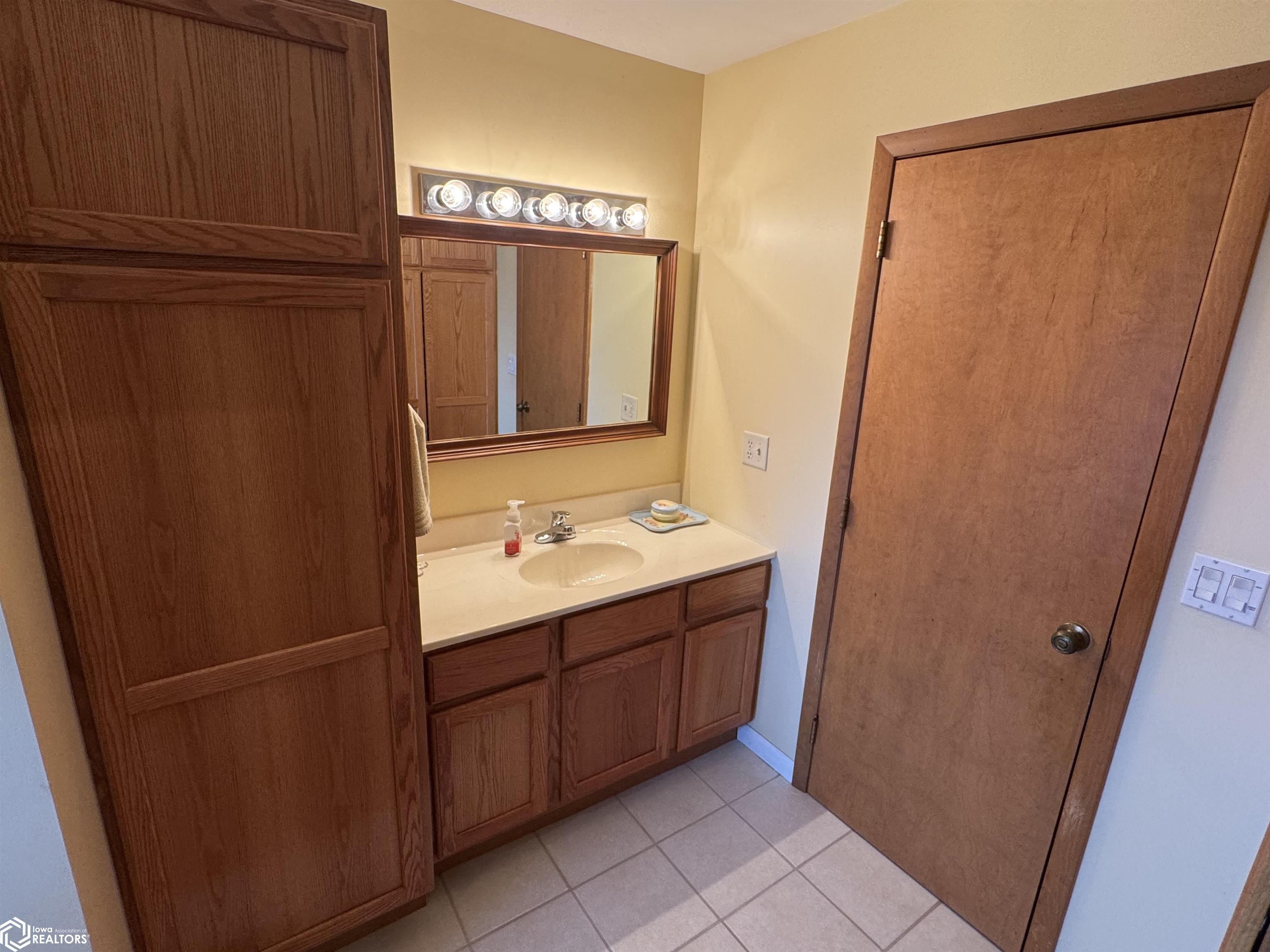 200 Royel Court, Wapello, Iowa image 18