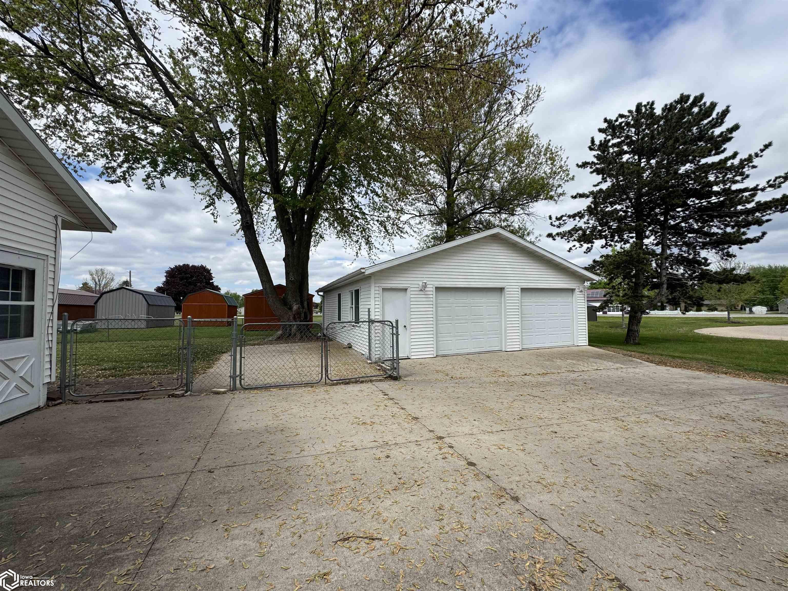 200 Royel Court, Wapello, Iowa image 3