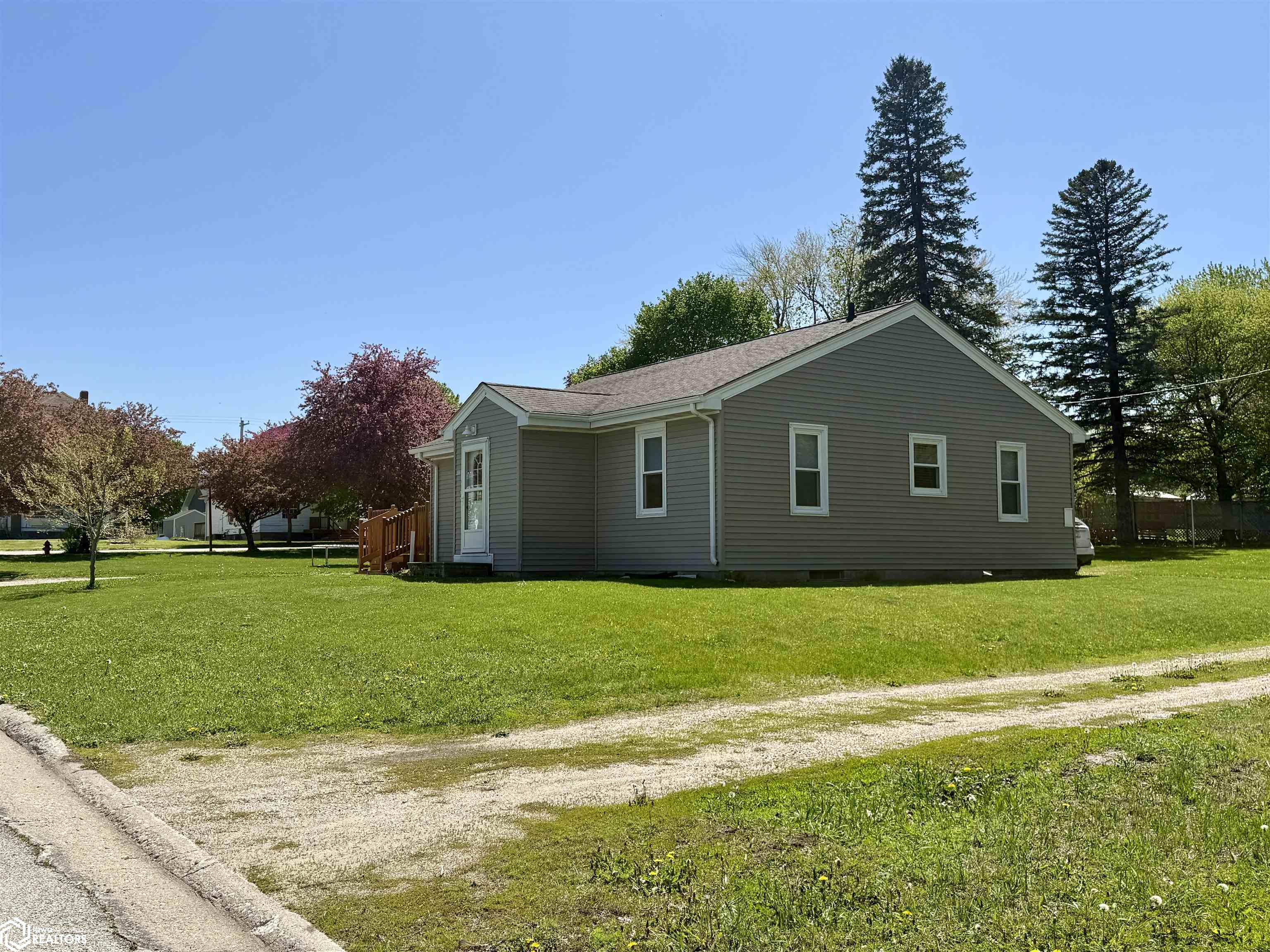 504 Livingston Street, Churdan, Iowa image 4