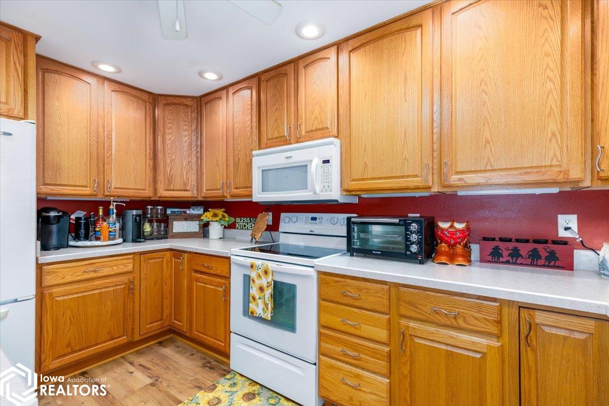 1208 310th Avenue, Malcom, Iowa image 10