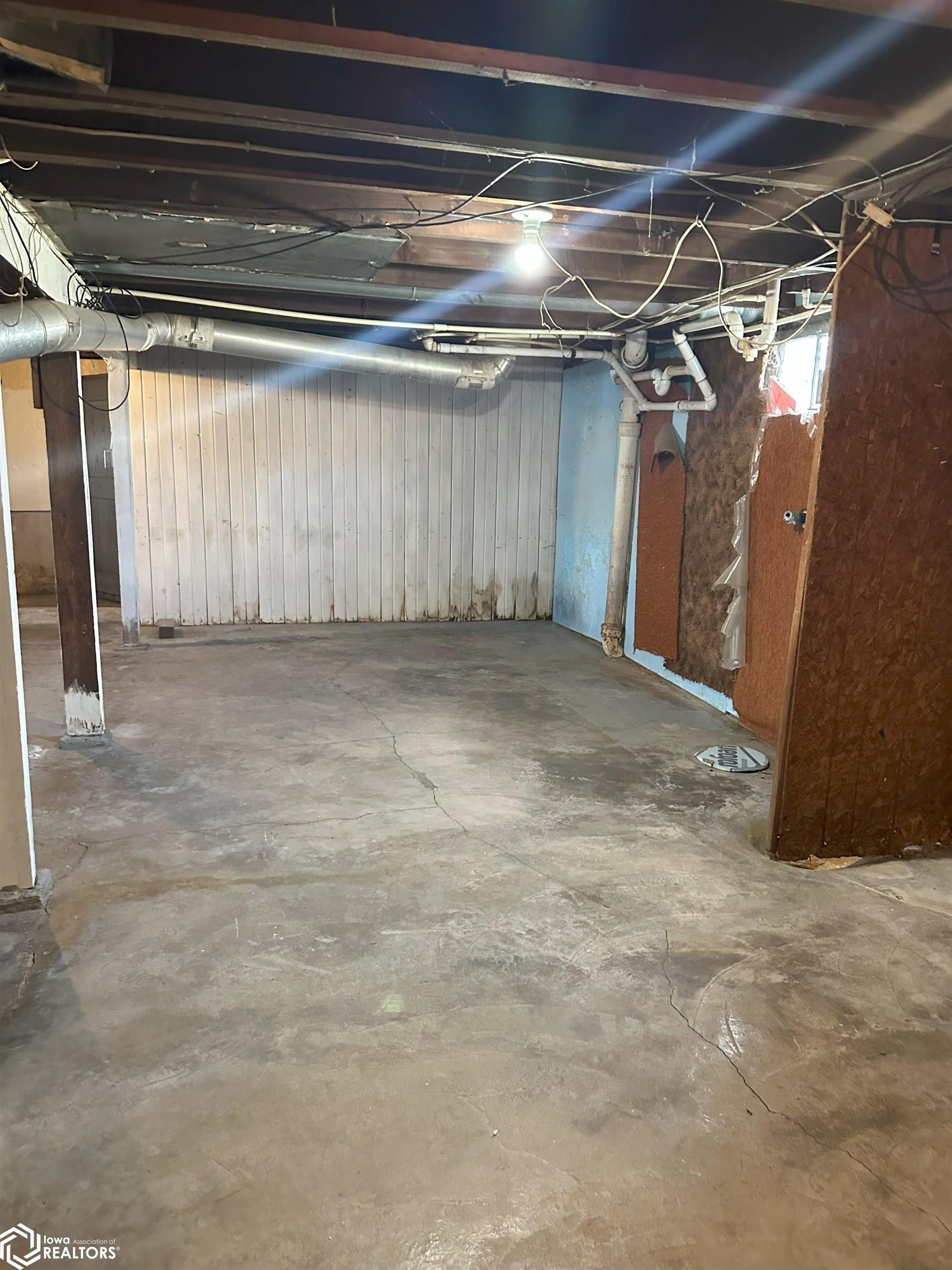 306 N Mill, Blakesburg, Iowa image 30