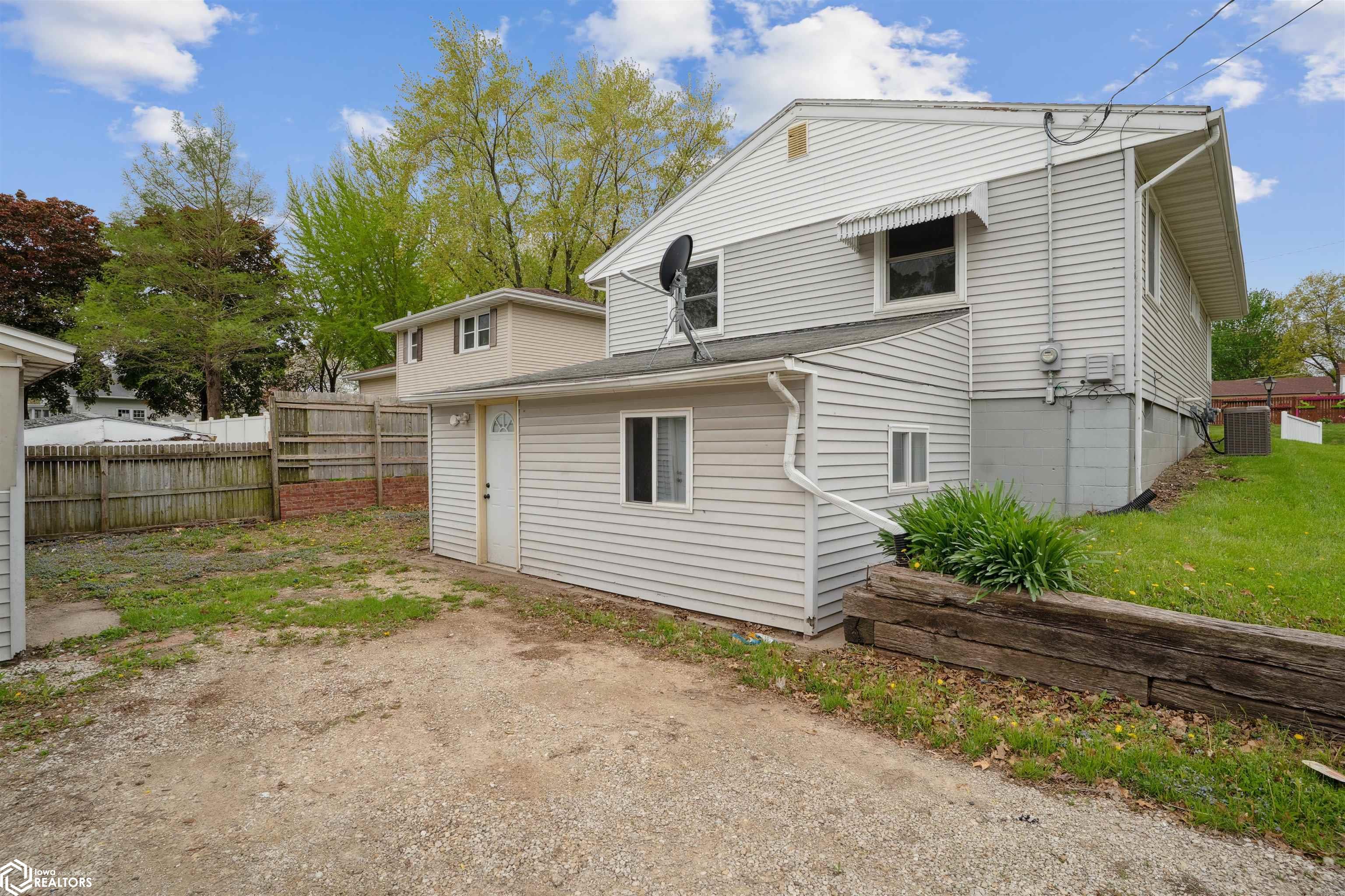 1232 Madison Ave., Burlington, Iowa image 24