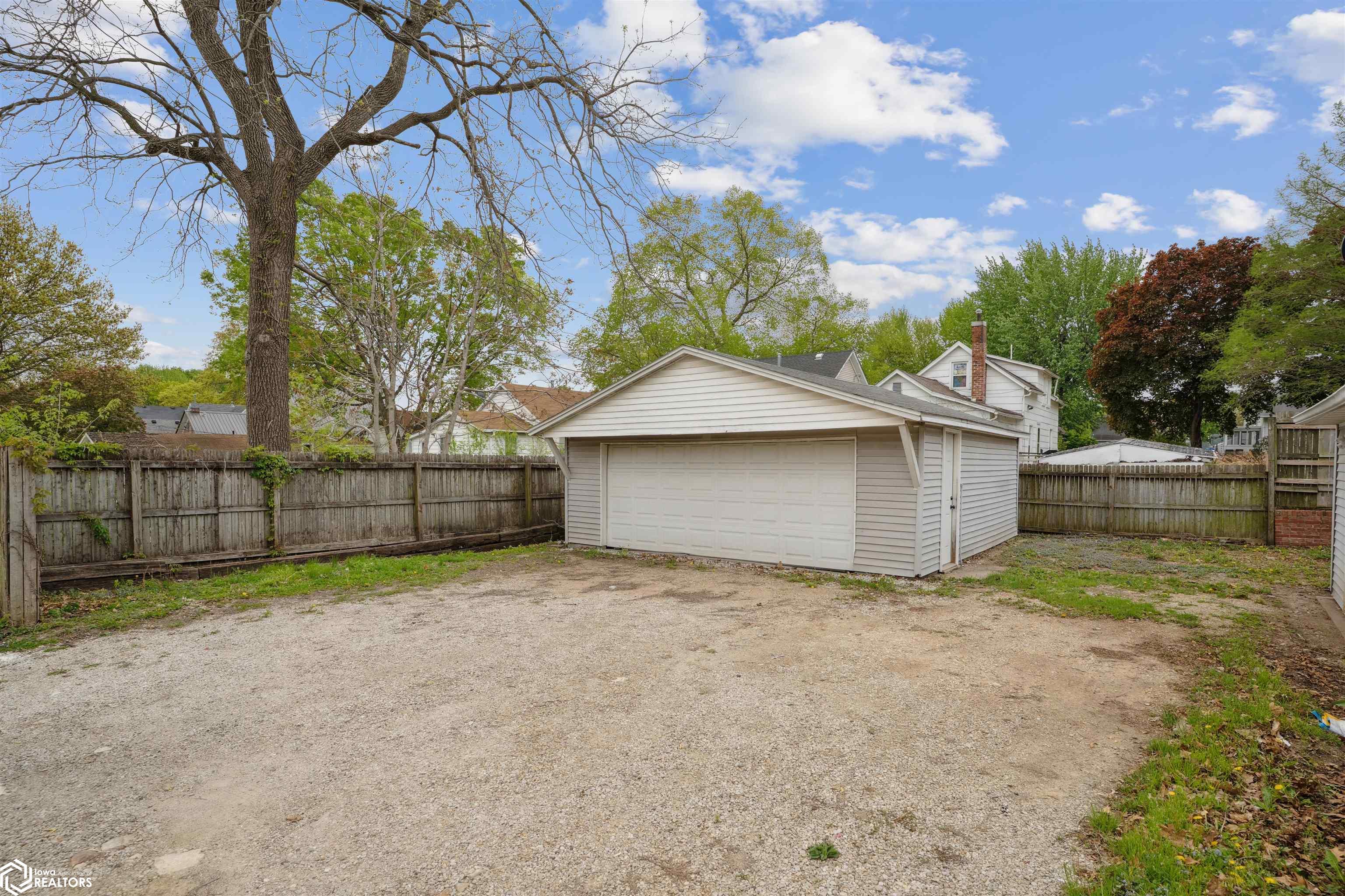 1232 Madison Ave., Burlington, Iowa image 25