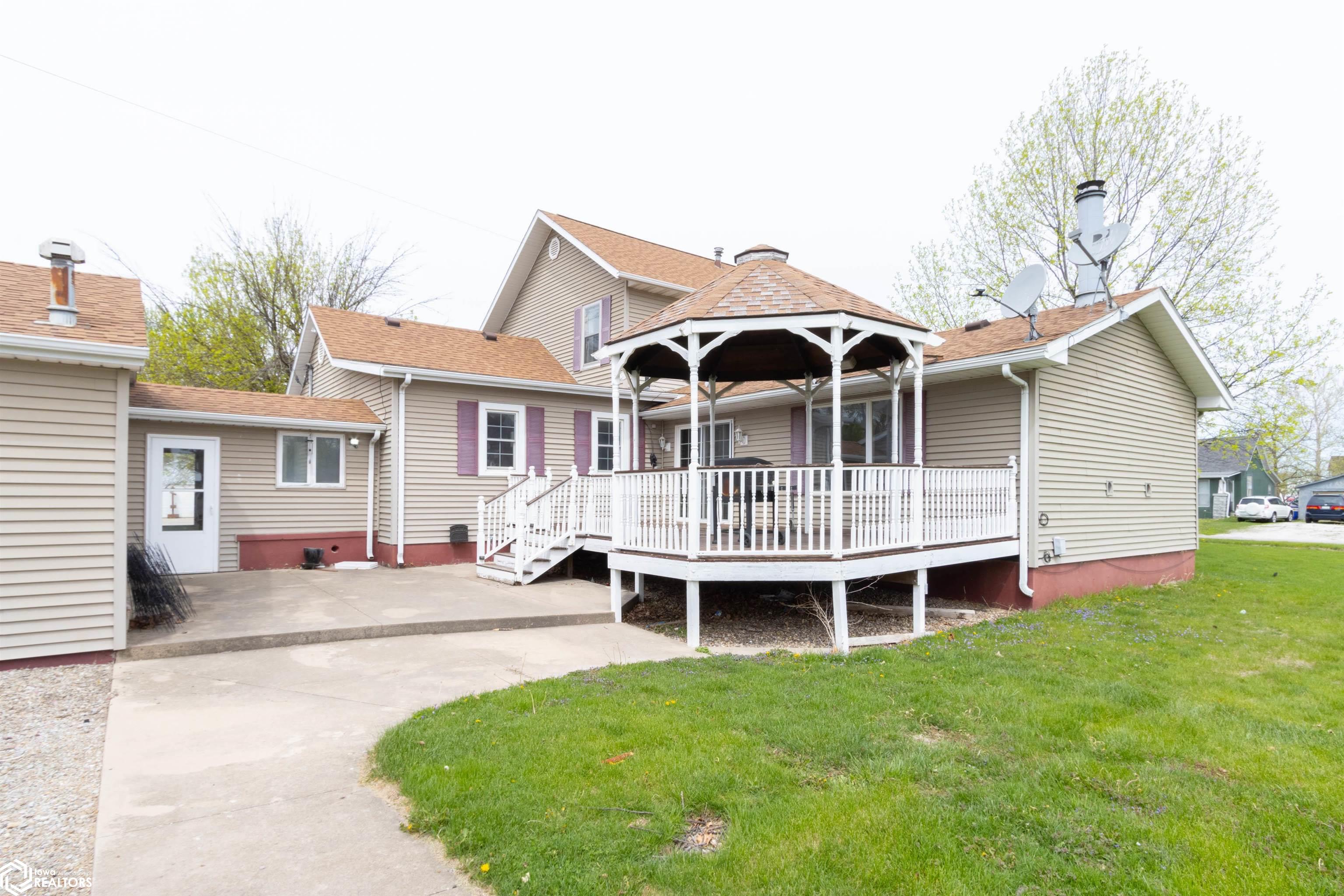 1201 E 2nd Street, Washington, Iowa image 2