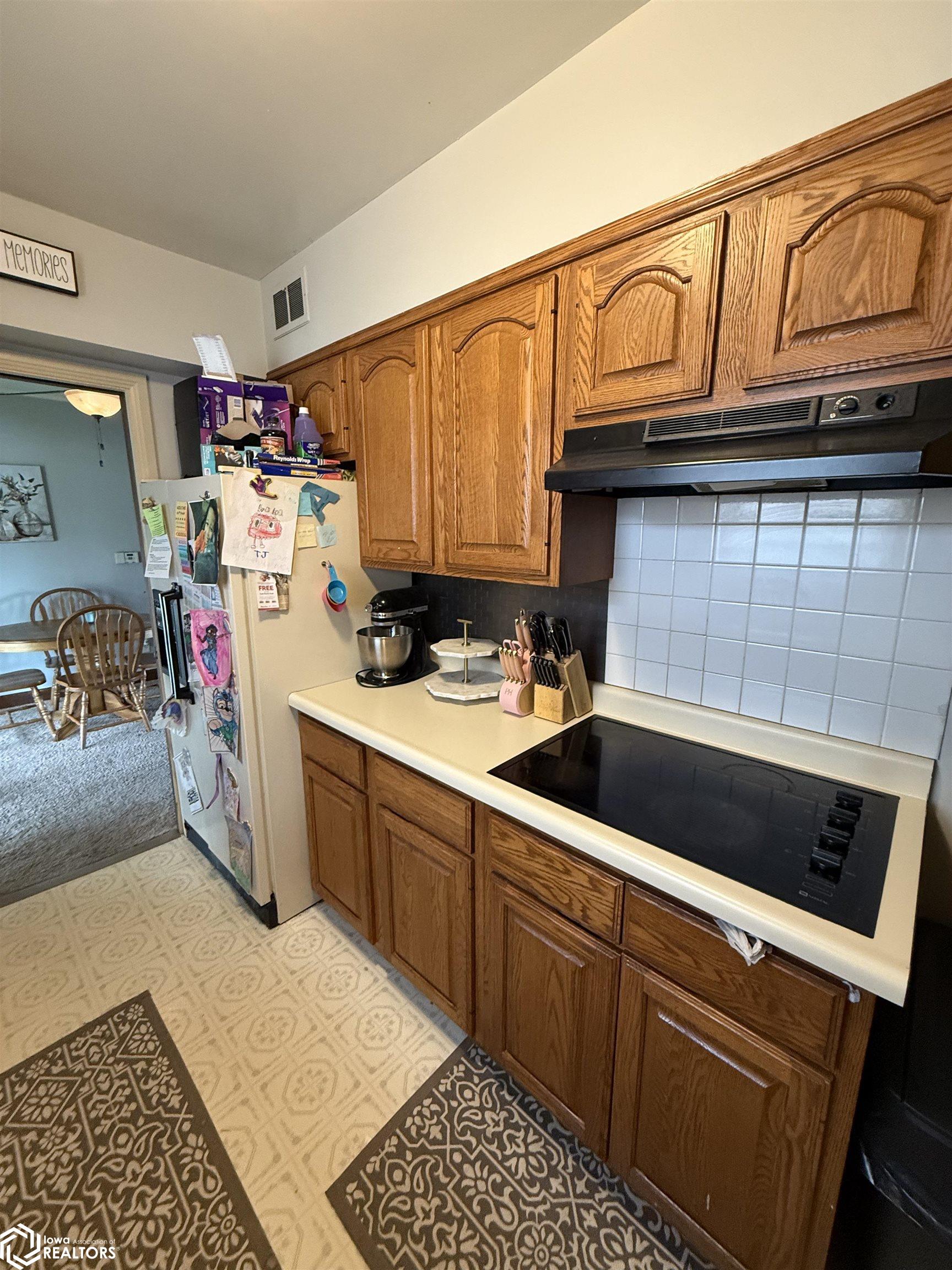 400 S 9th Street, Clear Lake, Iowa image 4