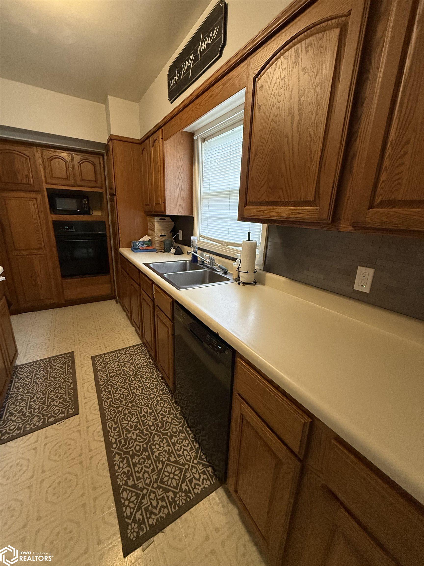 400 S 9th Street, Clear Lake, Iowa image 5