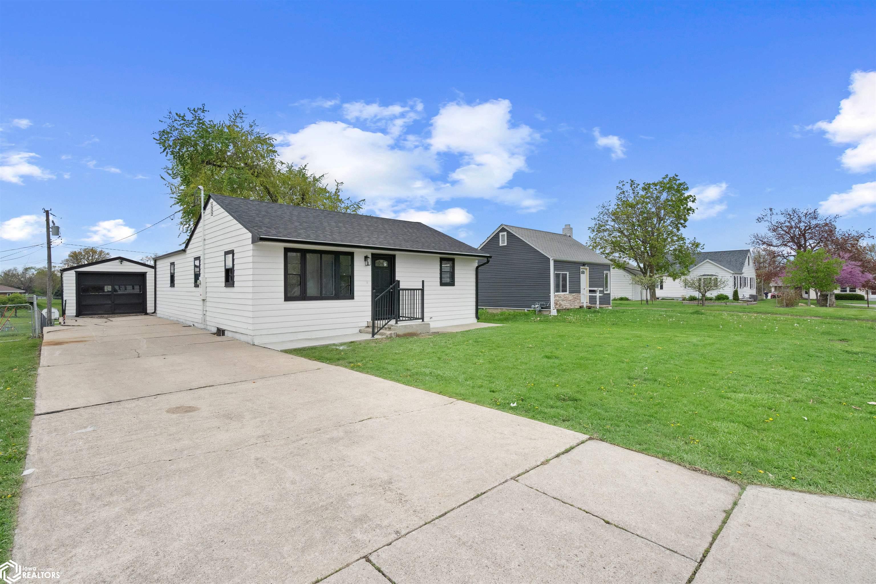 1109 S 1st Street, Marshalltown, Iowa image 1