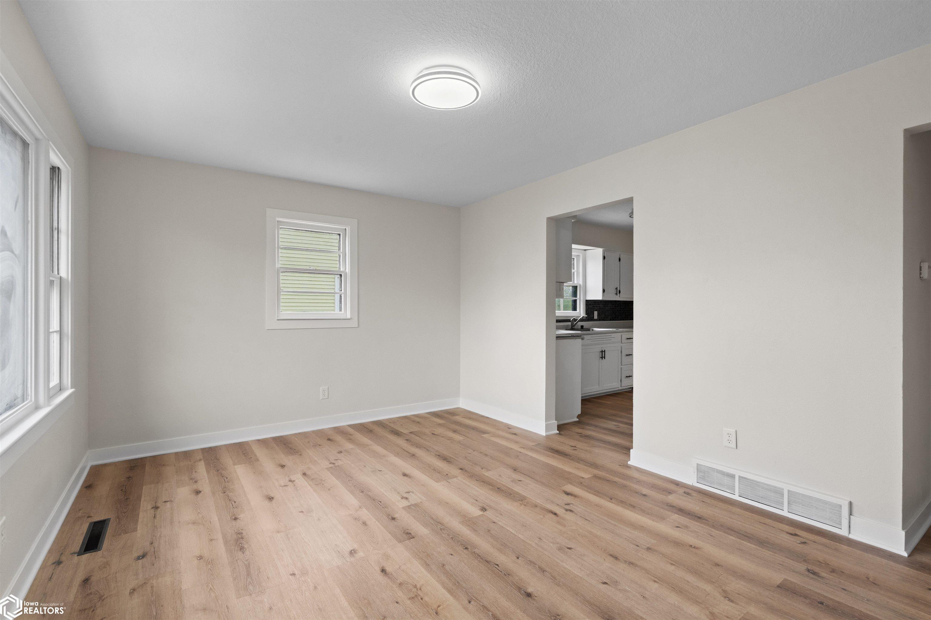 1109 S 1st Street, Marshalltown, Iowa image 4