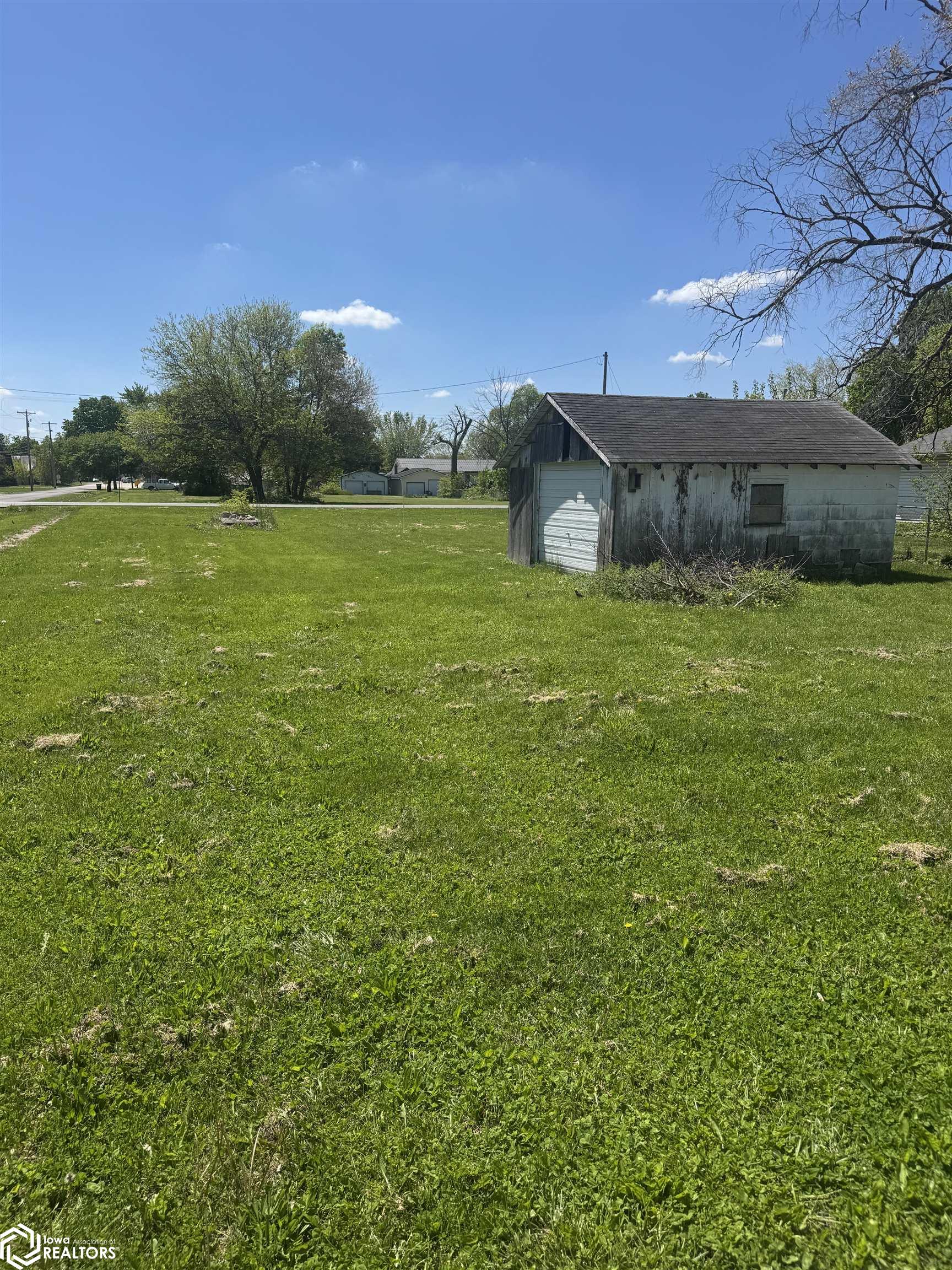 707 N Cedar Street, Wapello, Iowa image 1