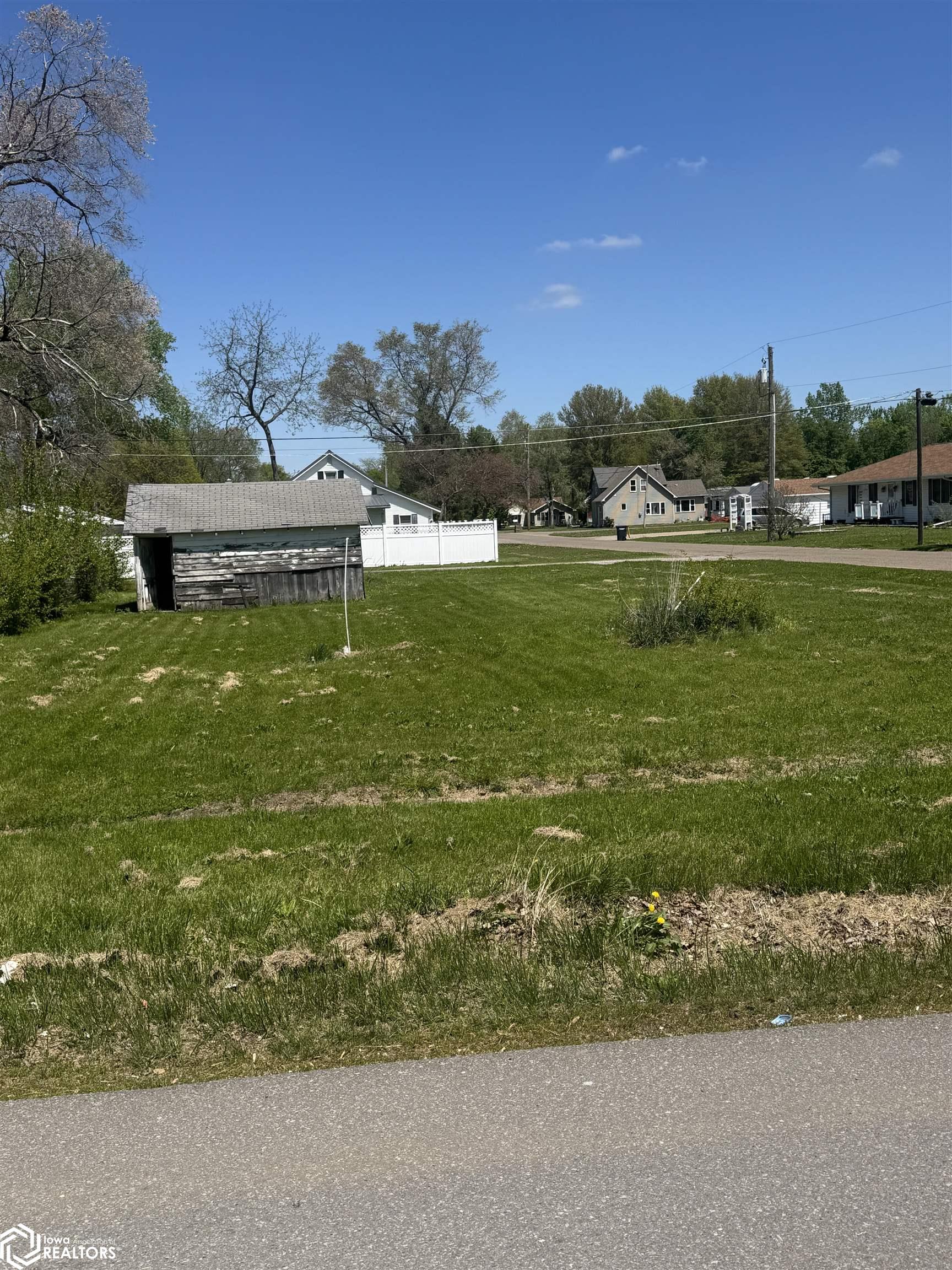 707 N Cedar Street, Wapello, Iowa image 2