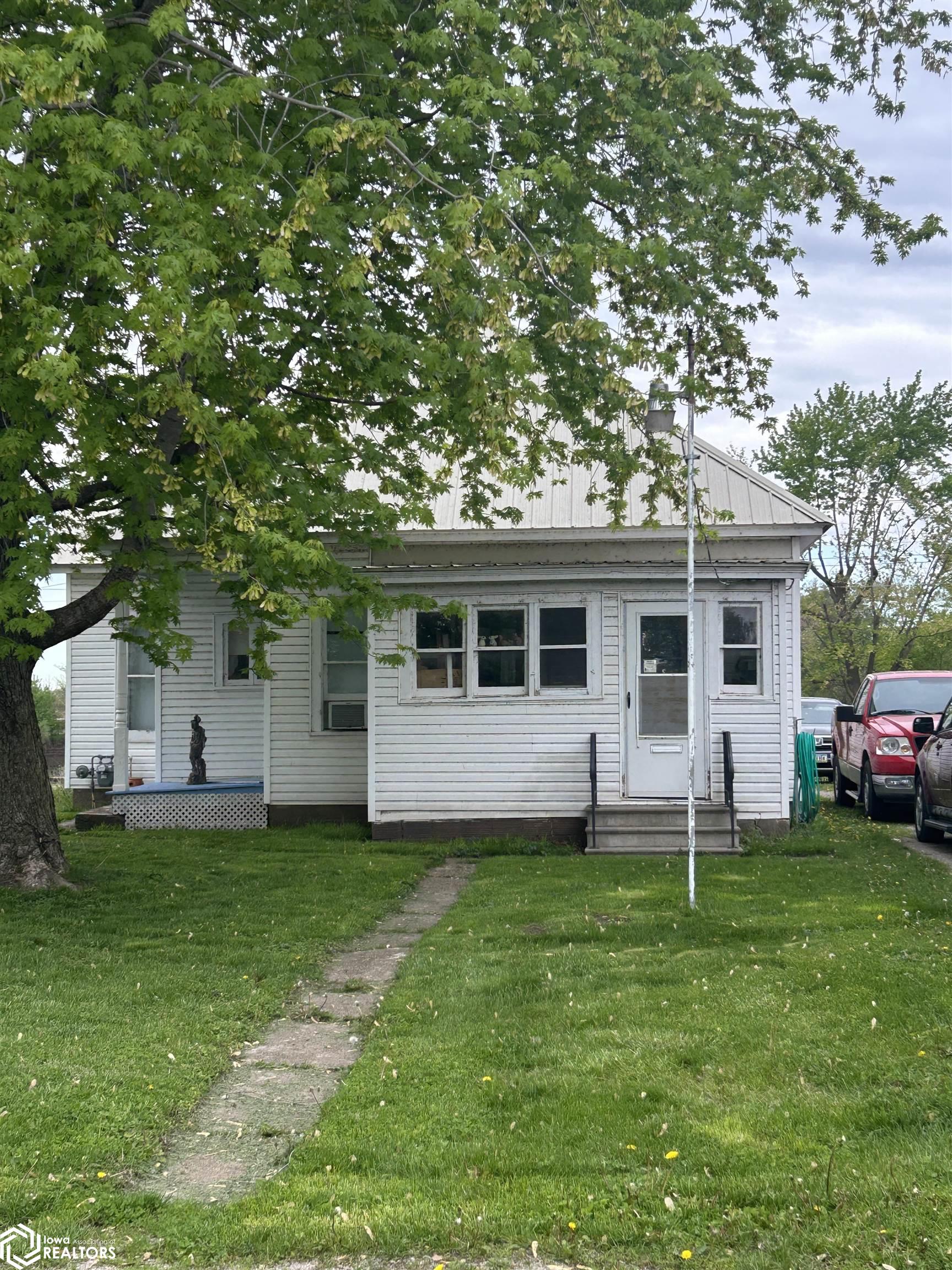 424 1st Street, Eldon, Iowa image 3