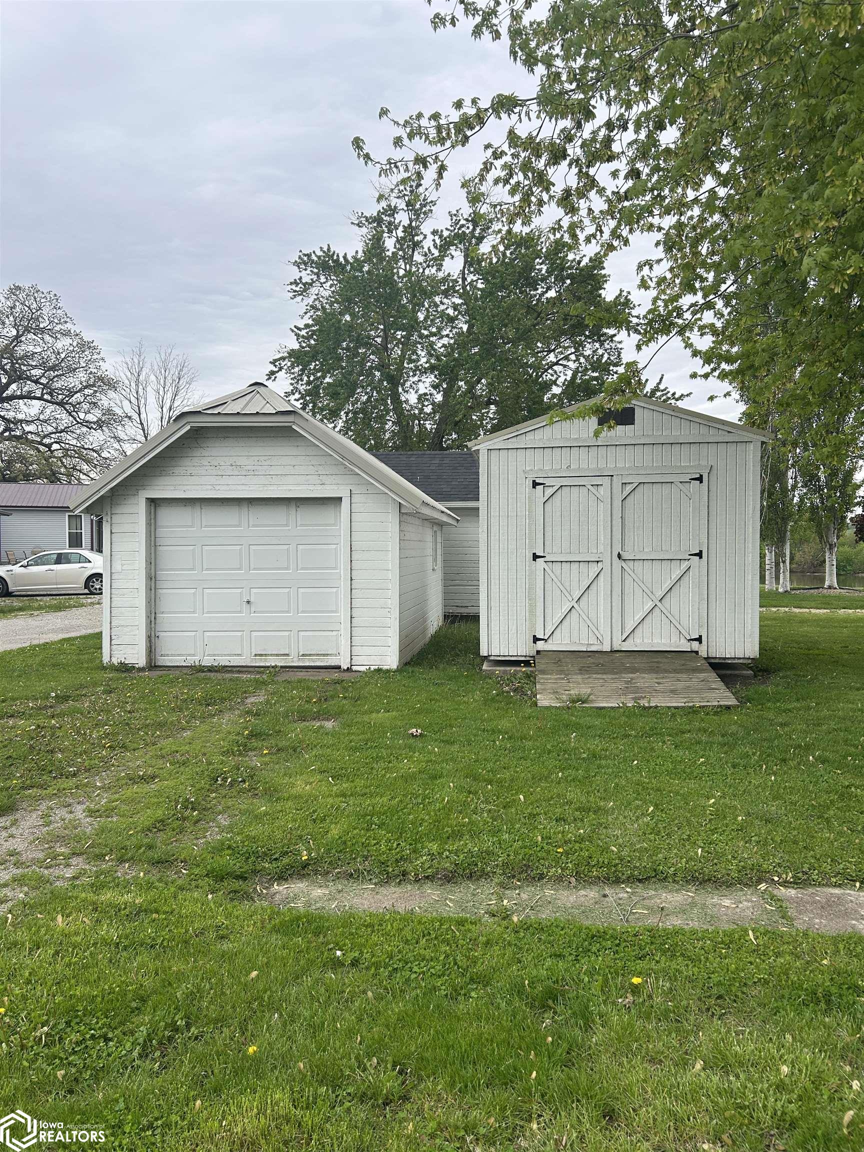 424 1st Street, Eldon, Iowa image 4