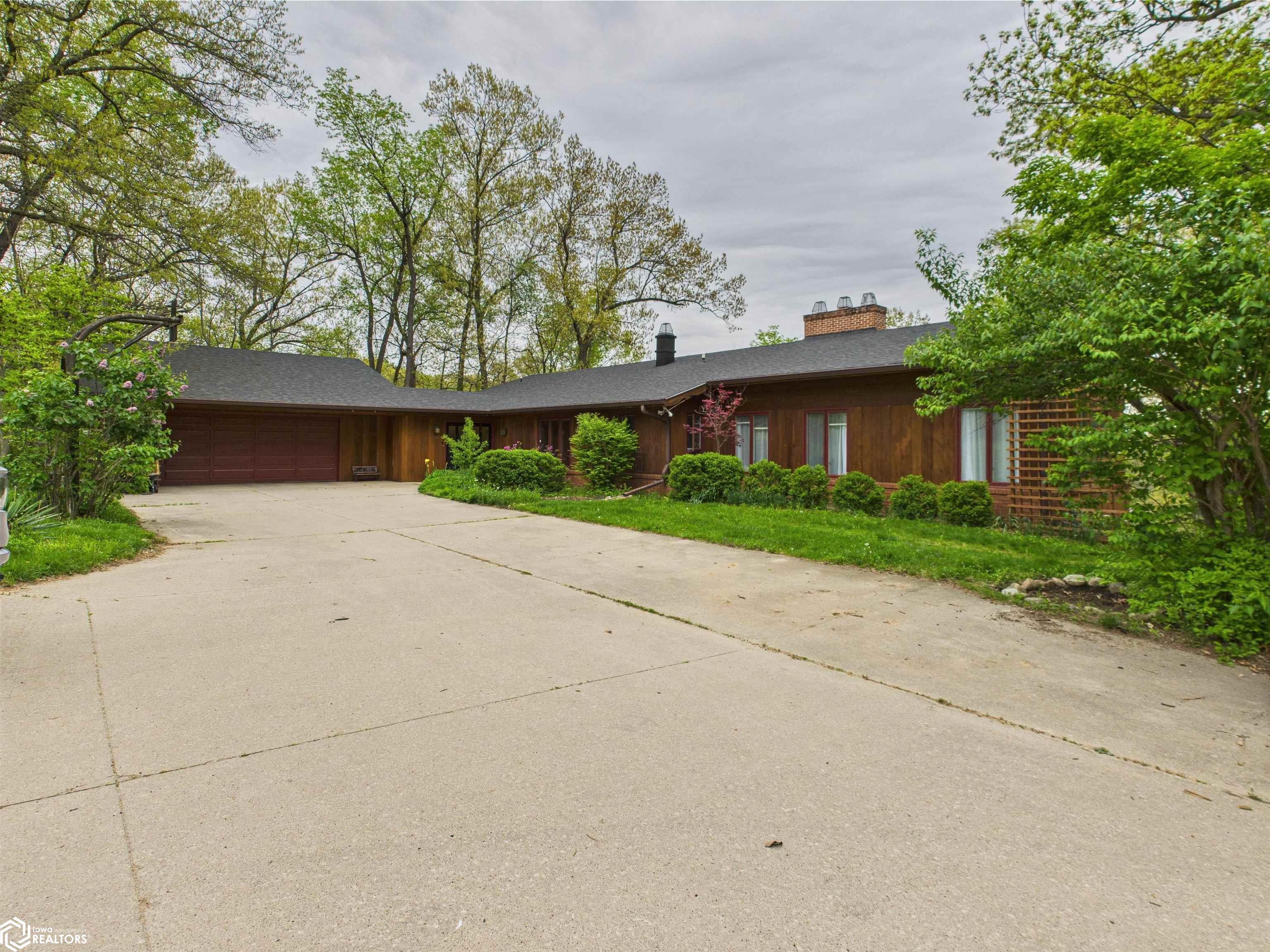 33 Birchwood Drive, Ottumwa, Iowa image 1