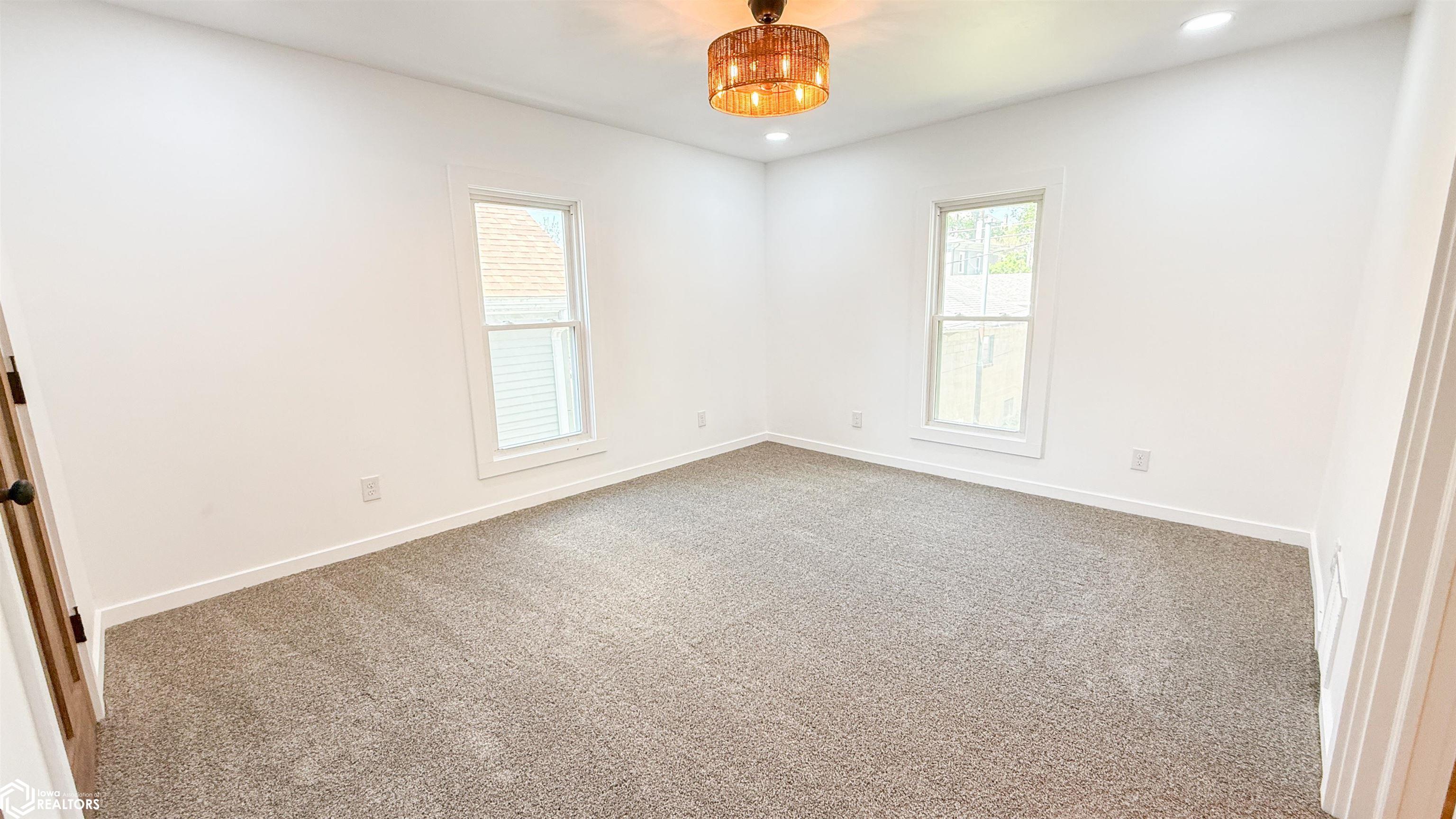 819 N 3rd Street, Burlington, Iowa image 41
