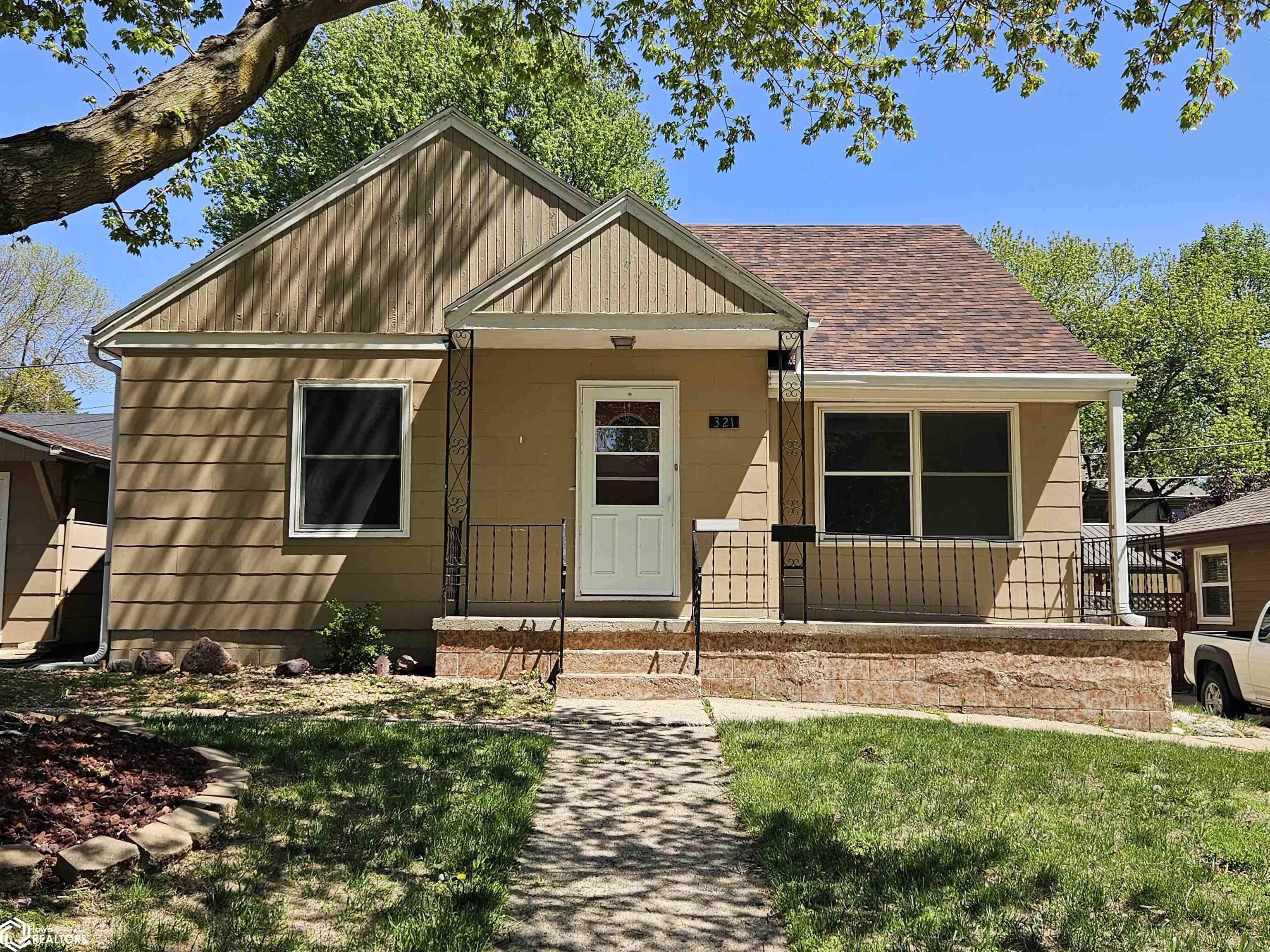 321 S Walnut Street, Carroll, Iowa image 1